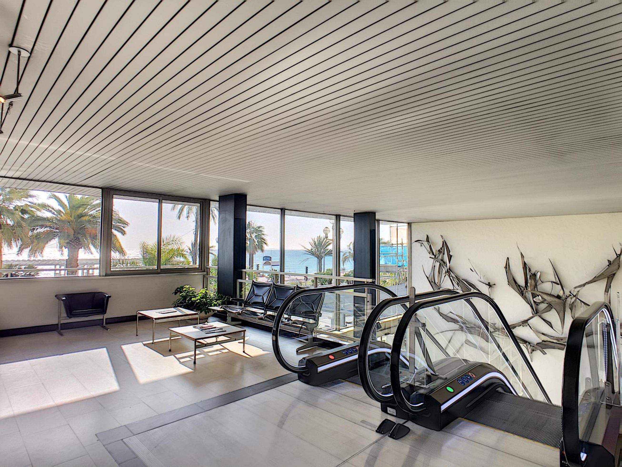 Nestor&Jeeves - SUITE ROYAL LUXEMBOURG - Central - Swimming pool on roof