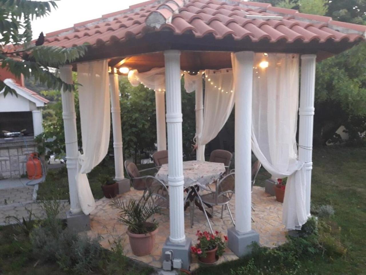 Apartment Pavilion-beautiful garden view 5