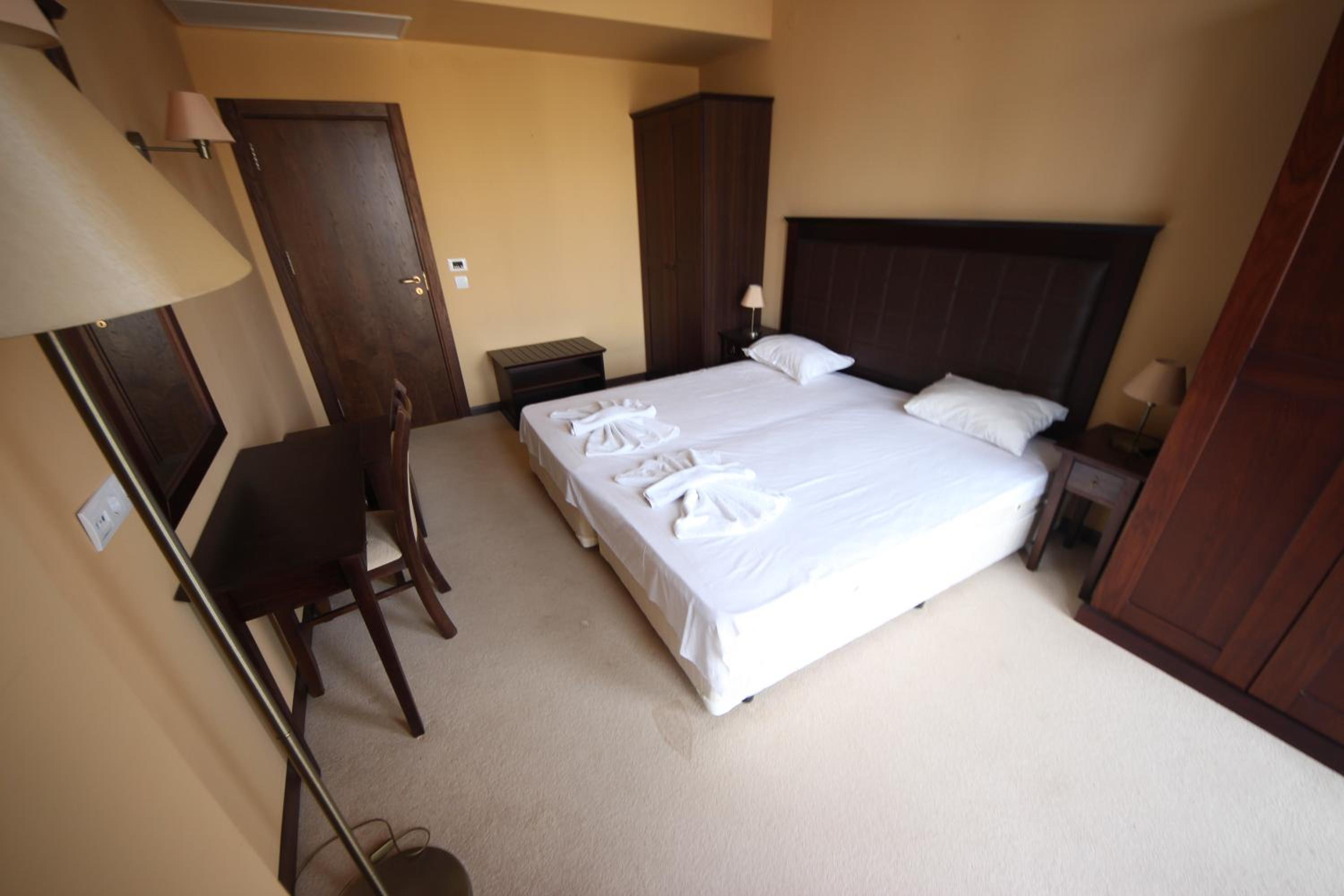 Menada Apartments in Royal Beach