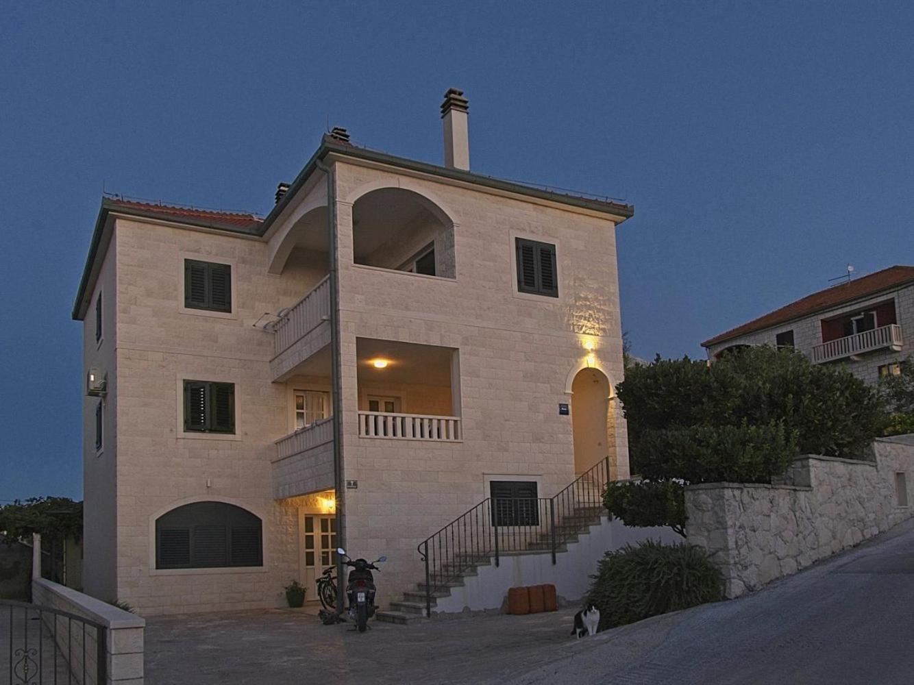 Apartments Sandra near the sea view 3