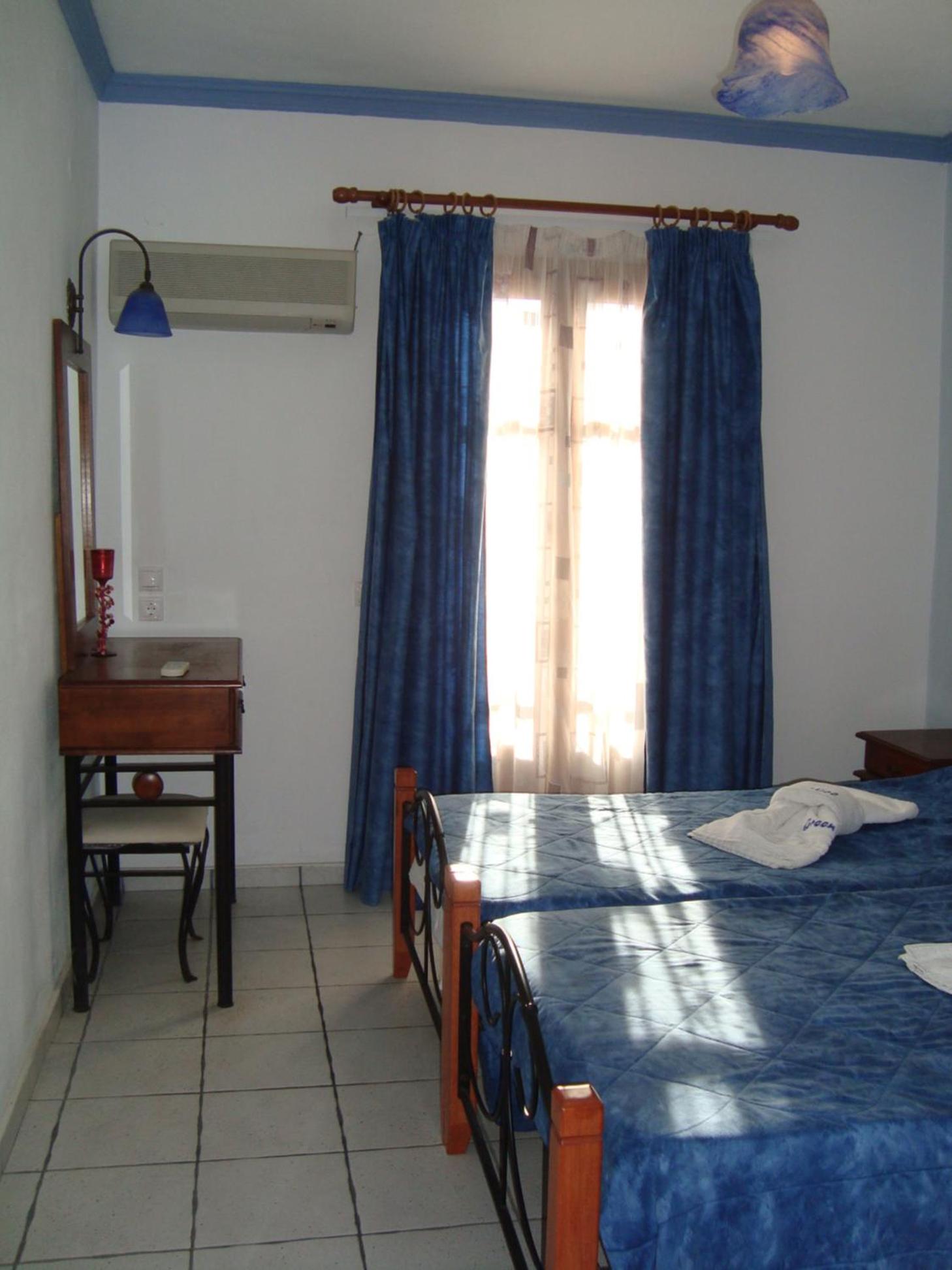 Green Hill Studios & Apartments