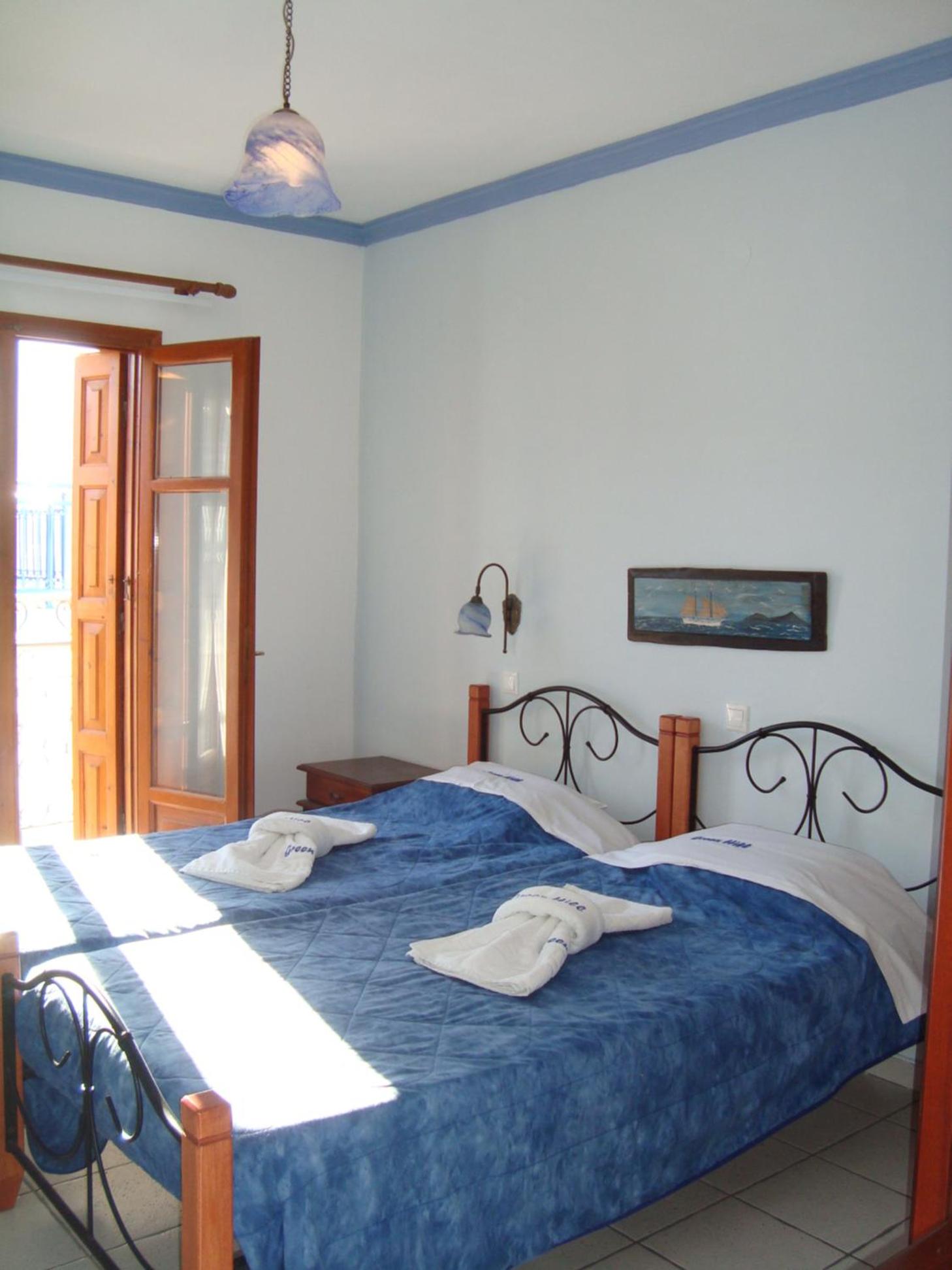 Green Hill Studios & Apartments