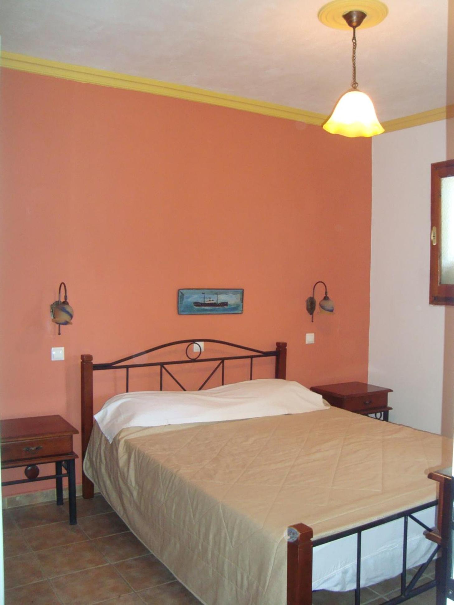 Green Hill Studios & Apartments
