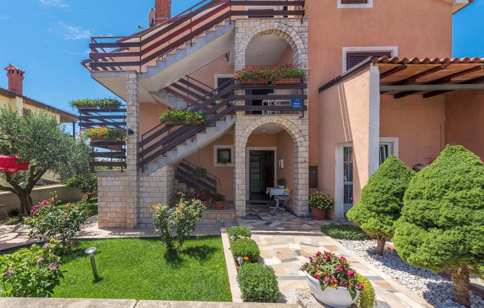 Apartments Nerina
