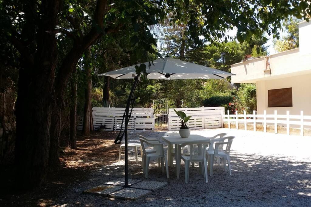 Appartamento in villa con giardino, vicino al mare photo 1