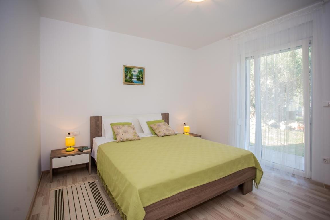 Enelani Apartments