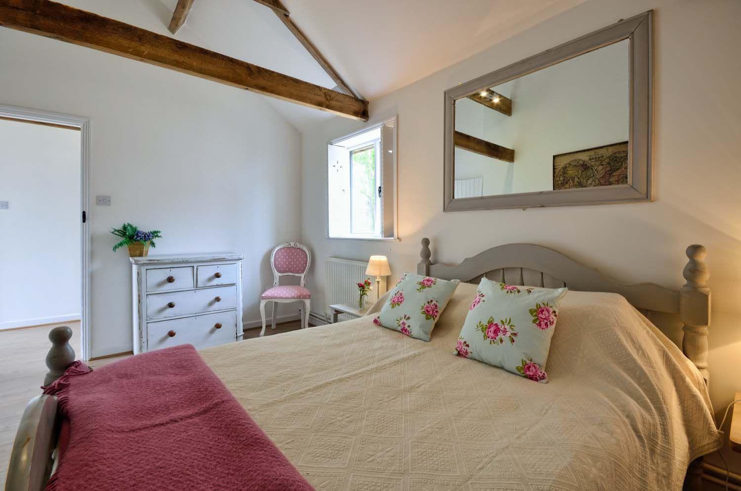 East Green Farm Cottages - The Old Stables view 2