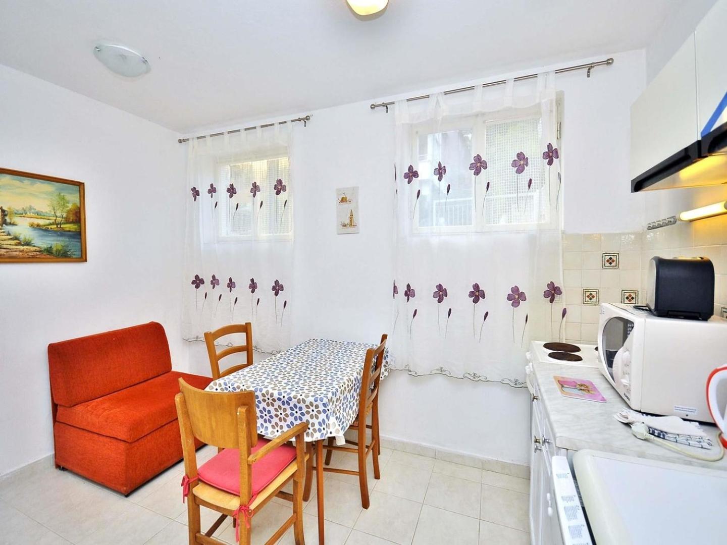 Apartments Miro 636