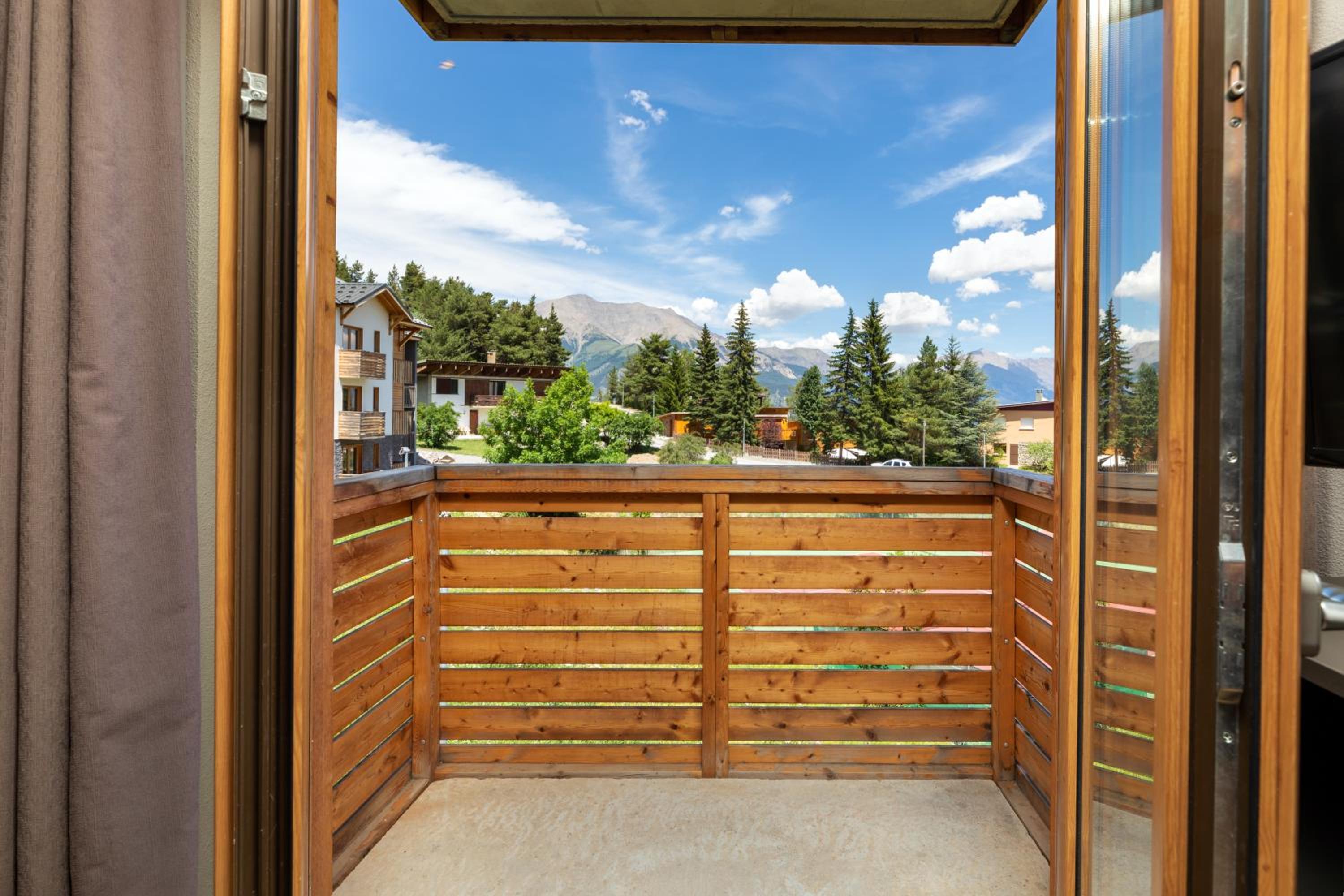 Balcony & Terrace