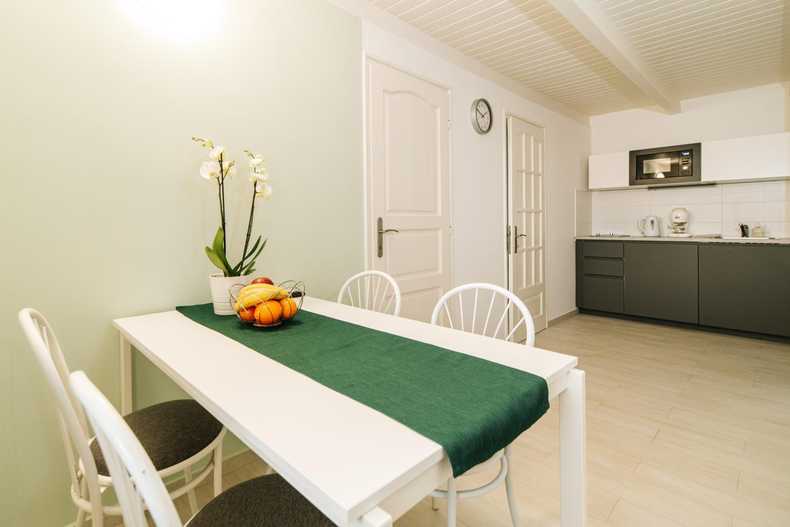 Topáz Apartmanházak view 2