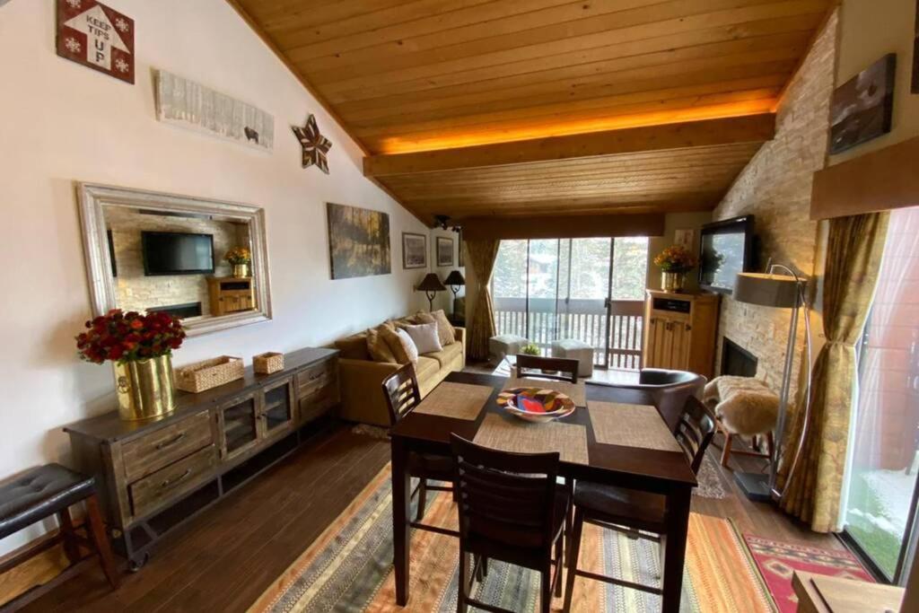 Hotel Best Creek View And Mountain View In Town. Unbeatable Location