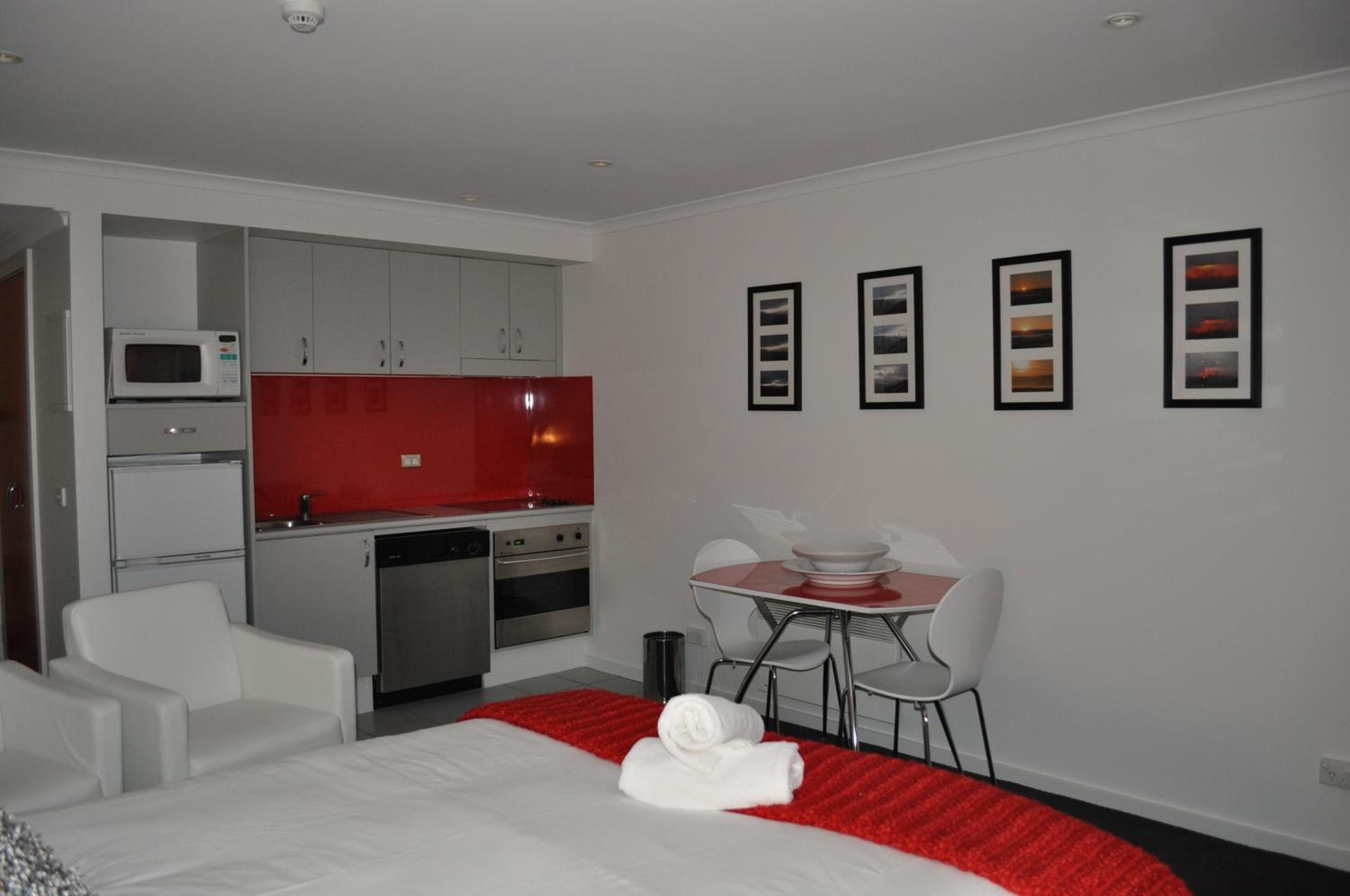 White Crystal Apartments