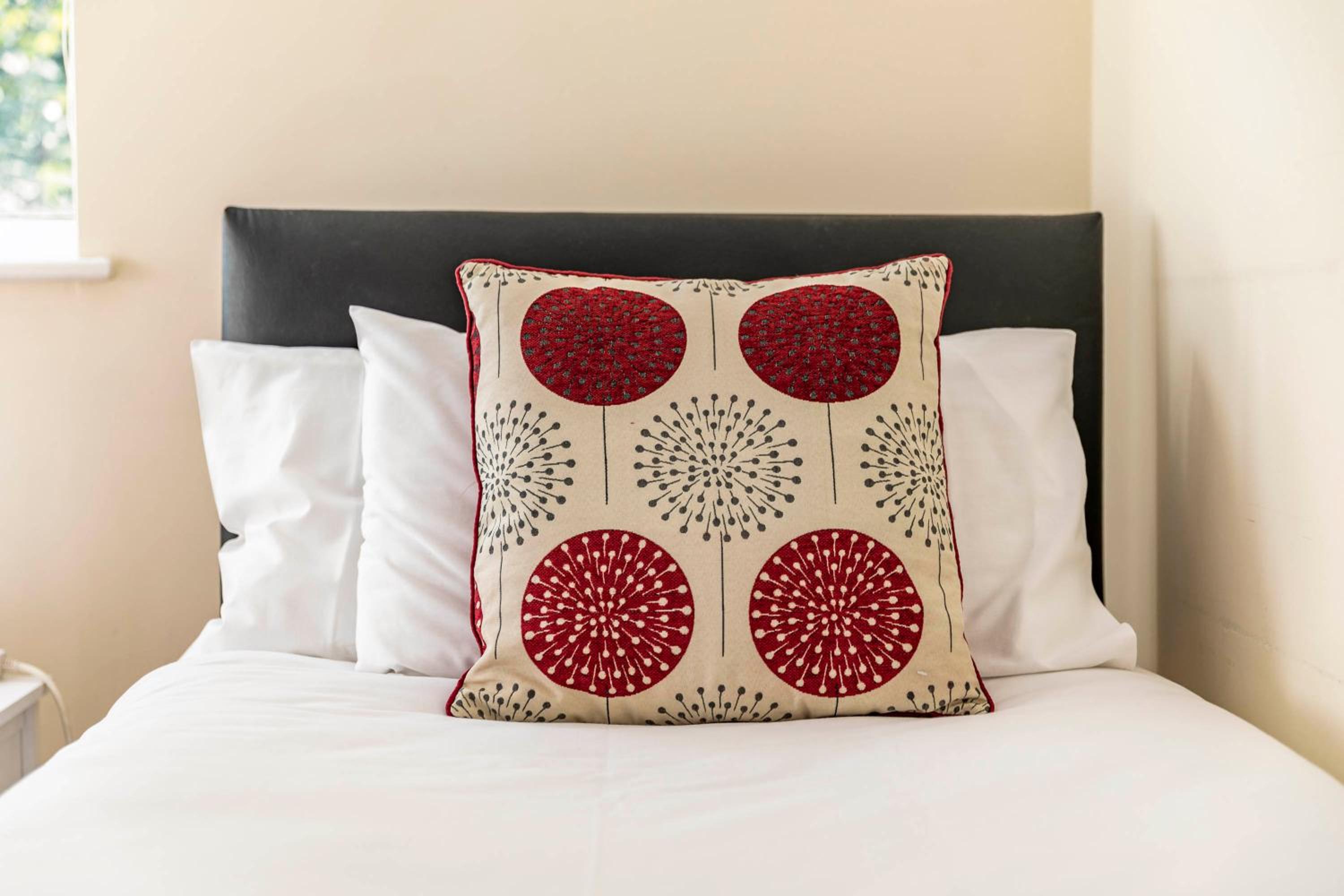 Watford Vacations - MPL Apartments - Queens Broadway F4 - Property Image 28