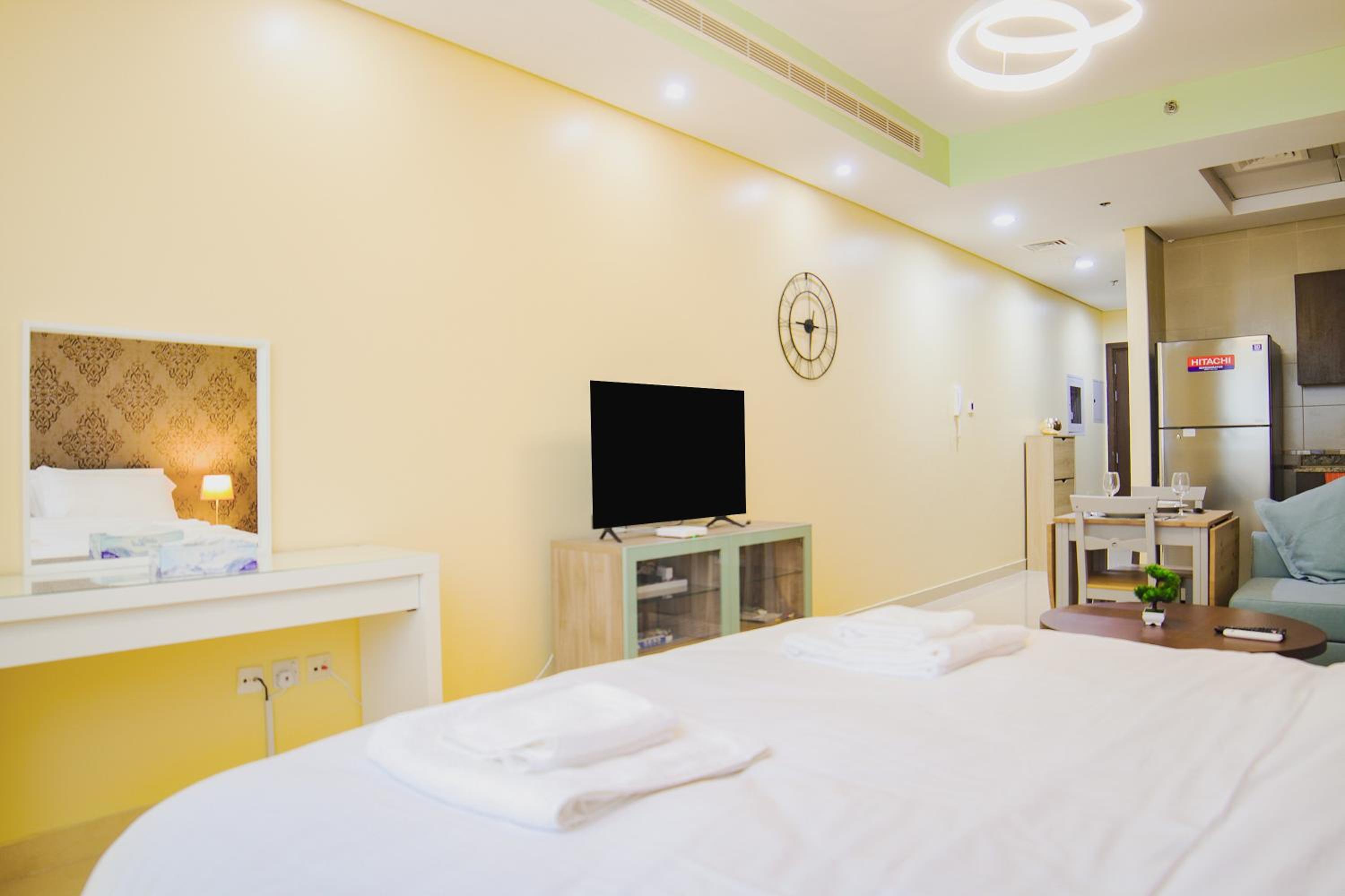 SHH - Amazing Studio in Hercules Tower, Wadi Al Safa