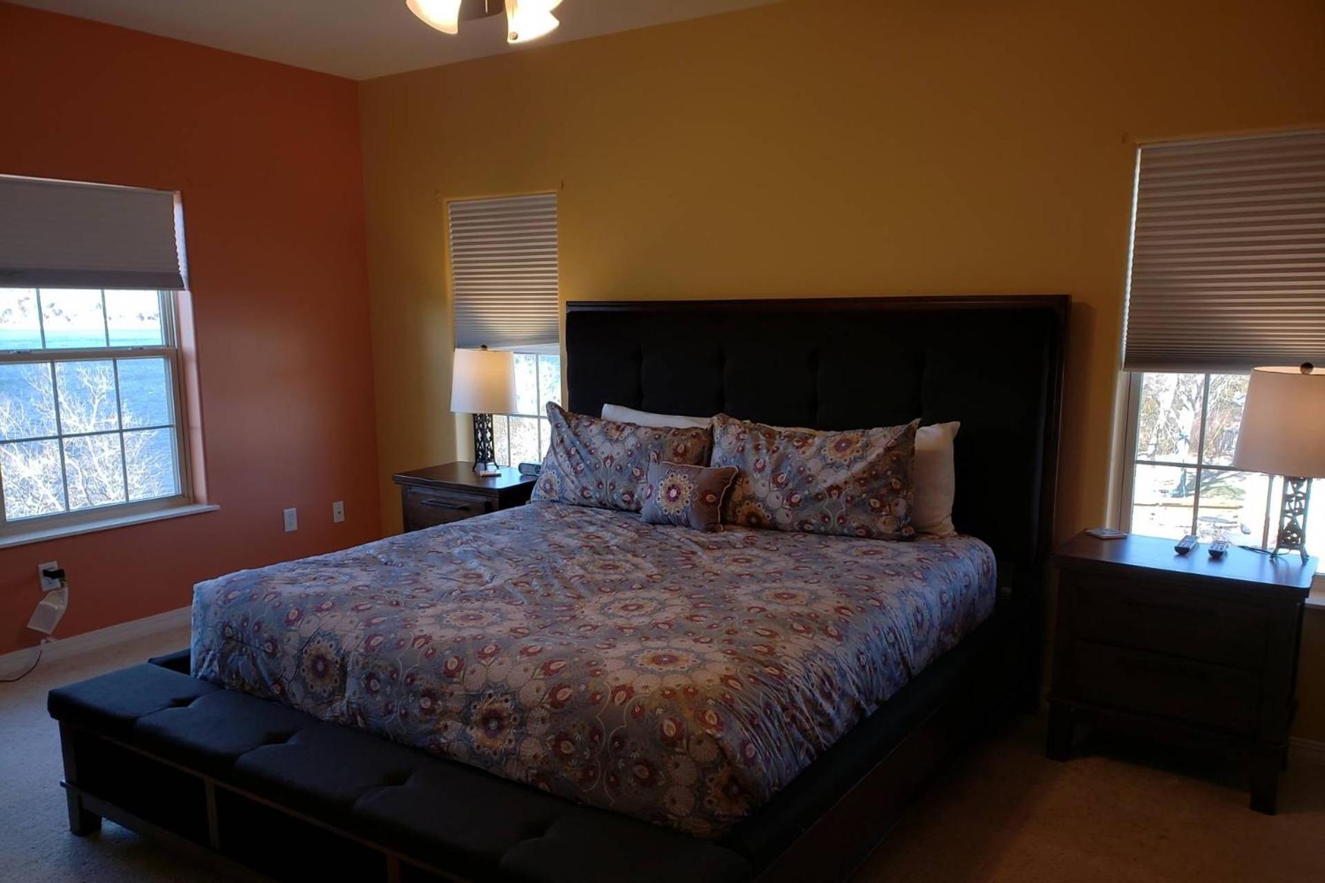 Indian Point Penthouse 3BDR Condo