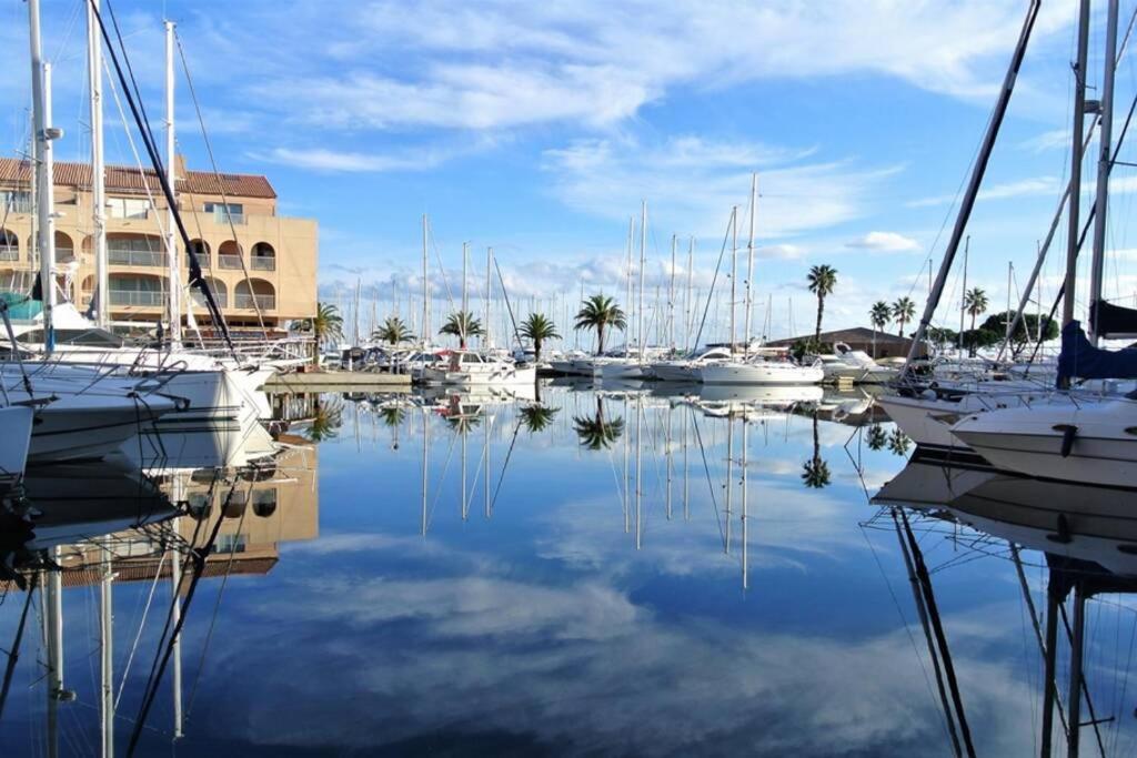 Hyeres Vacations - Studio climatise avec wifi au calme sur le port. - Property Image 15