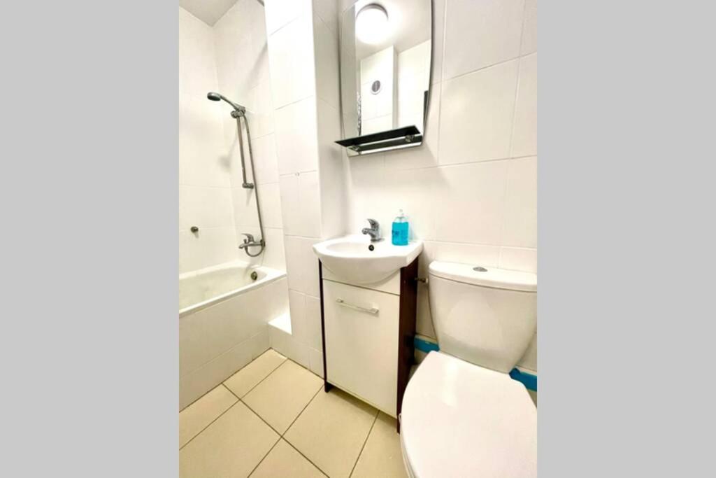 Super Apartament BROWN 2x Metro NOWY WiFi Netflix Spotify Panorama Miasta