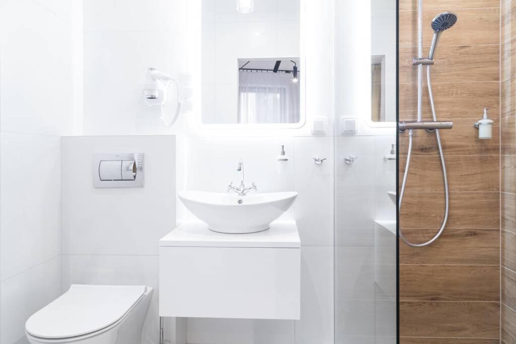 HOUSEHOST Apartment: Miodowa 42/8b street