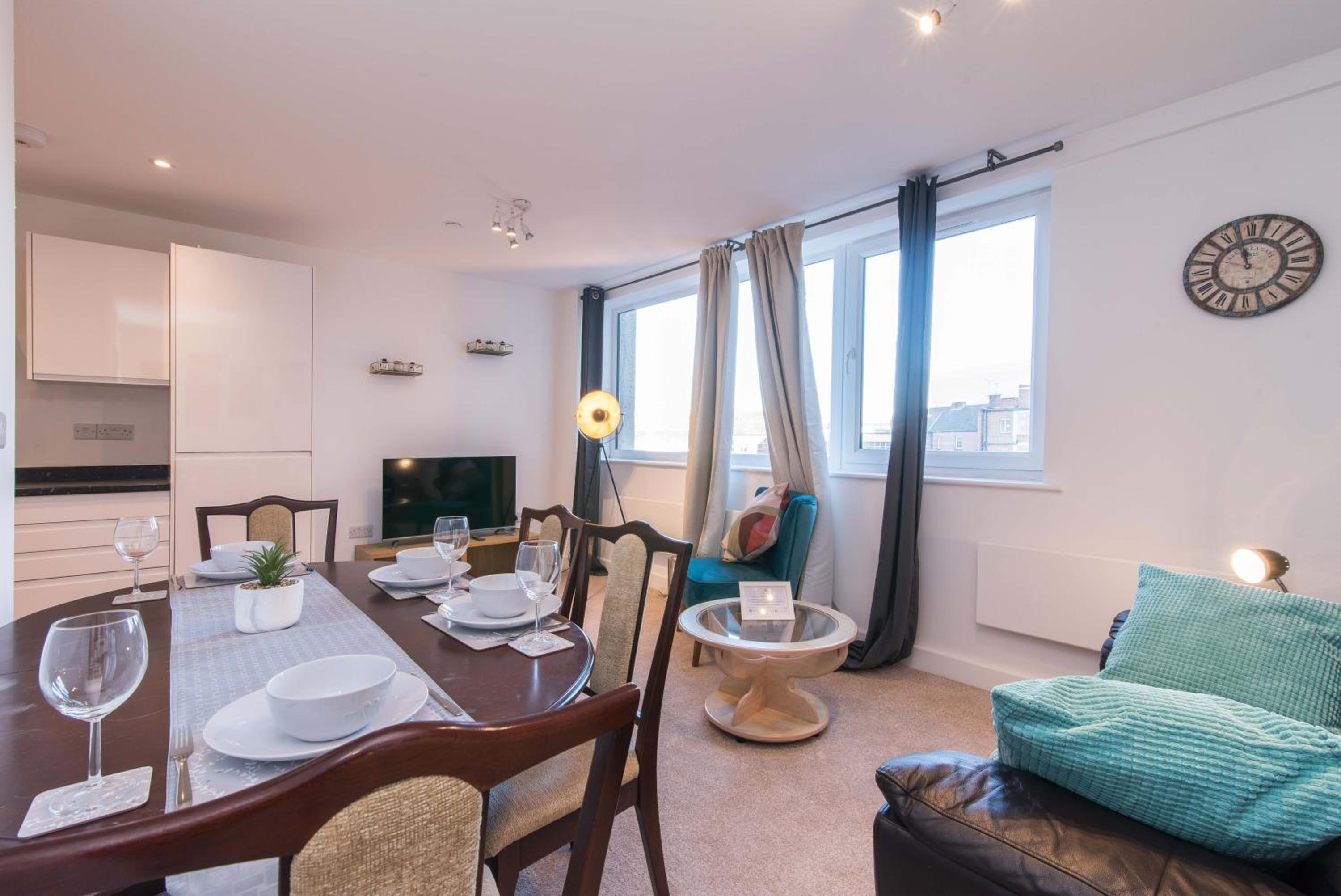 SUBLIME STAYS - Derby City Centre Apartments view 2