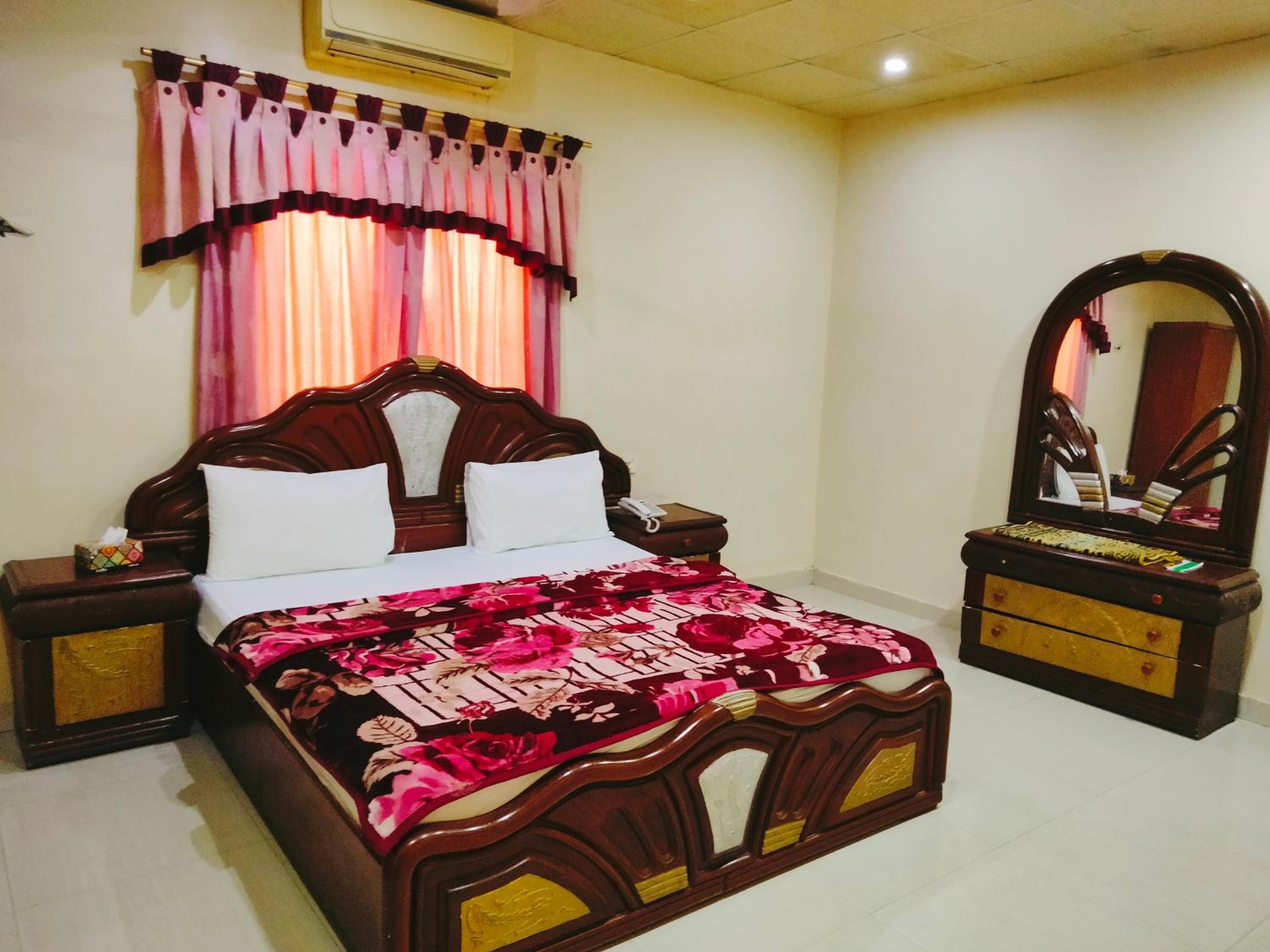 New Royal Residency PECHS view 4