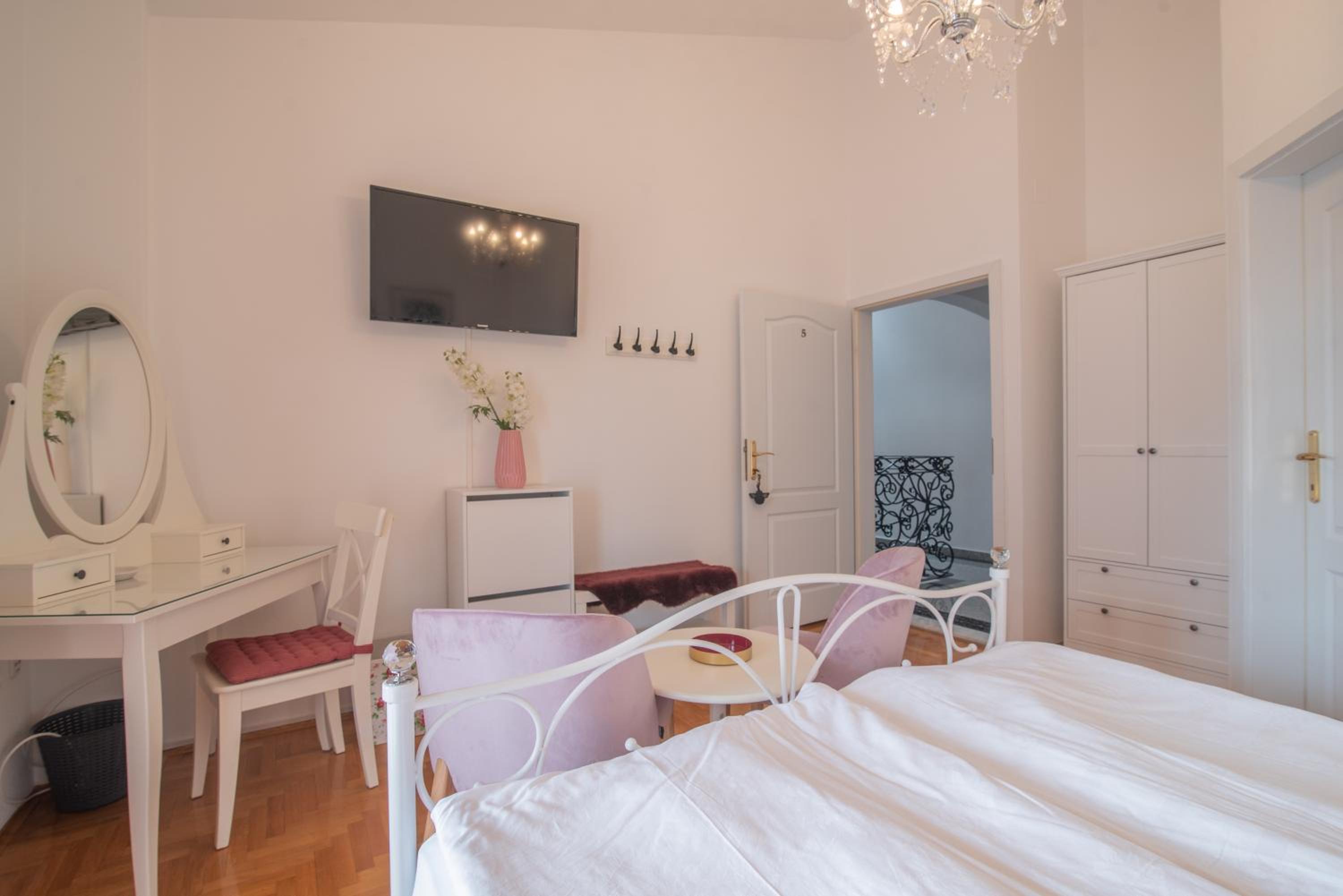 Photo 46