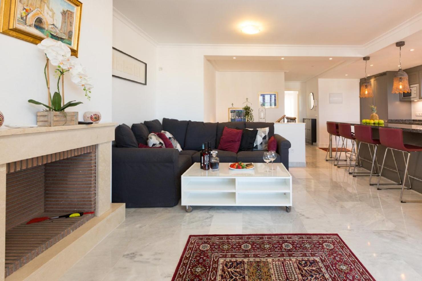 Puerto Banus Senorio de Aloha 3 bed apartment with seaviews photo 4
