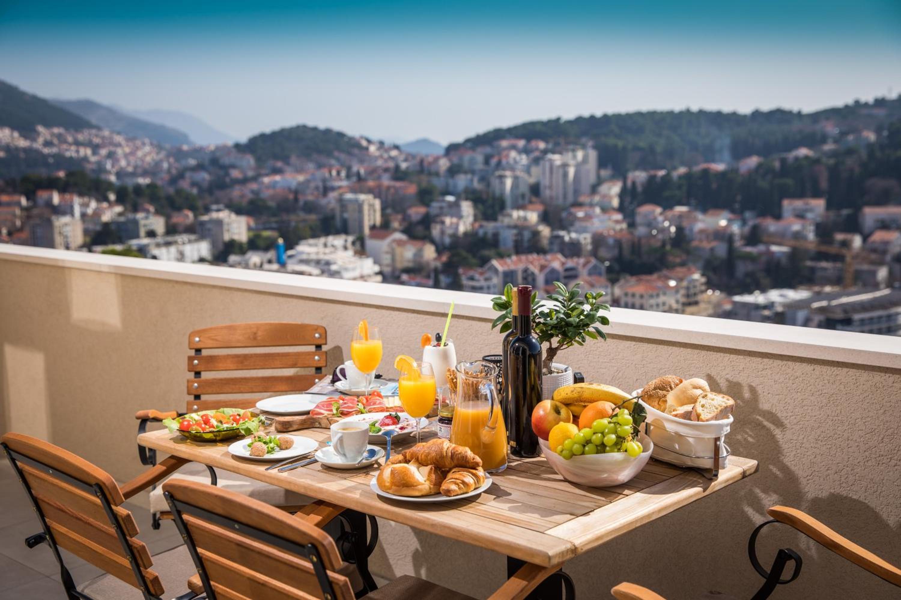 Luxury Apartment Edi