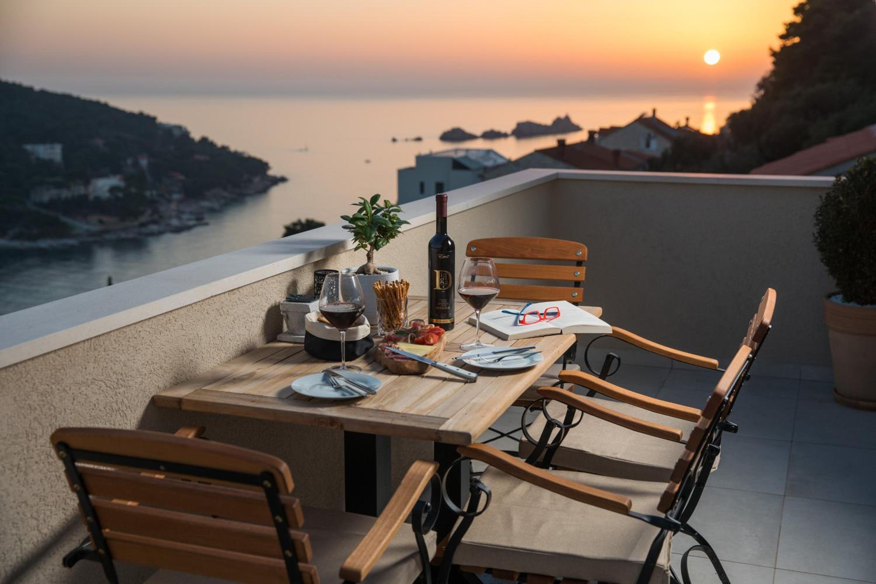 Luxury Apartment Edi