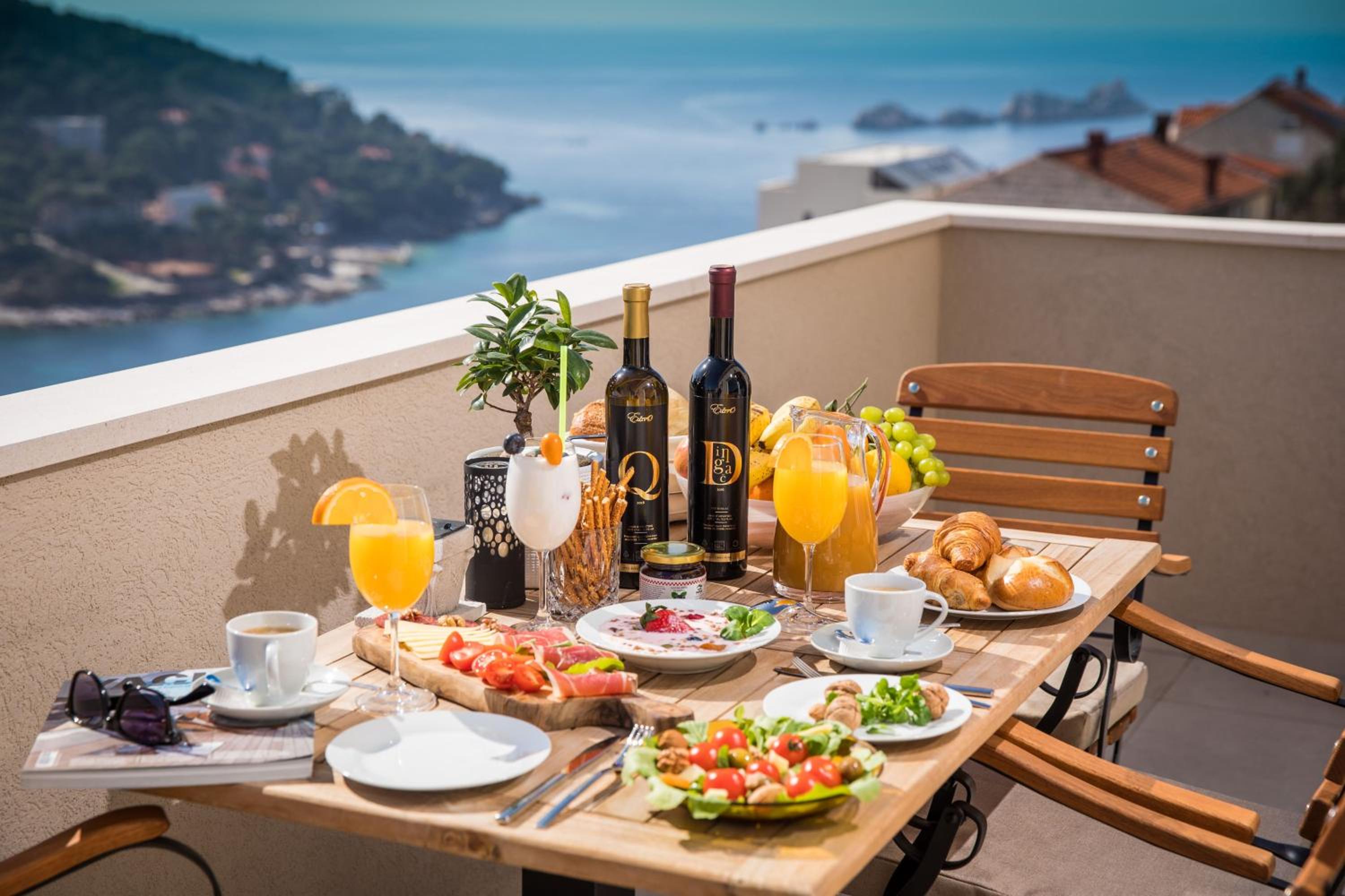 Luxury Apartment Edi