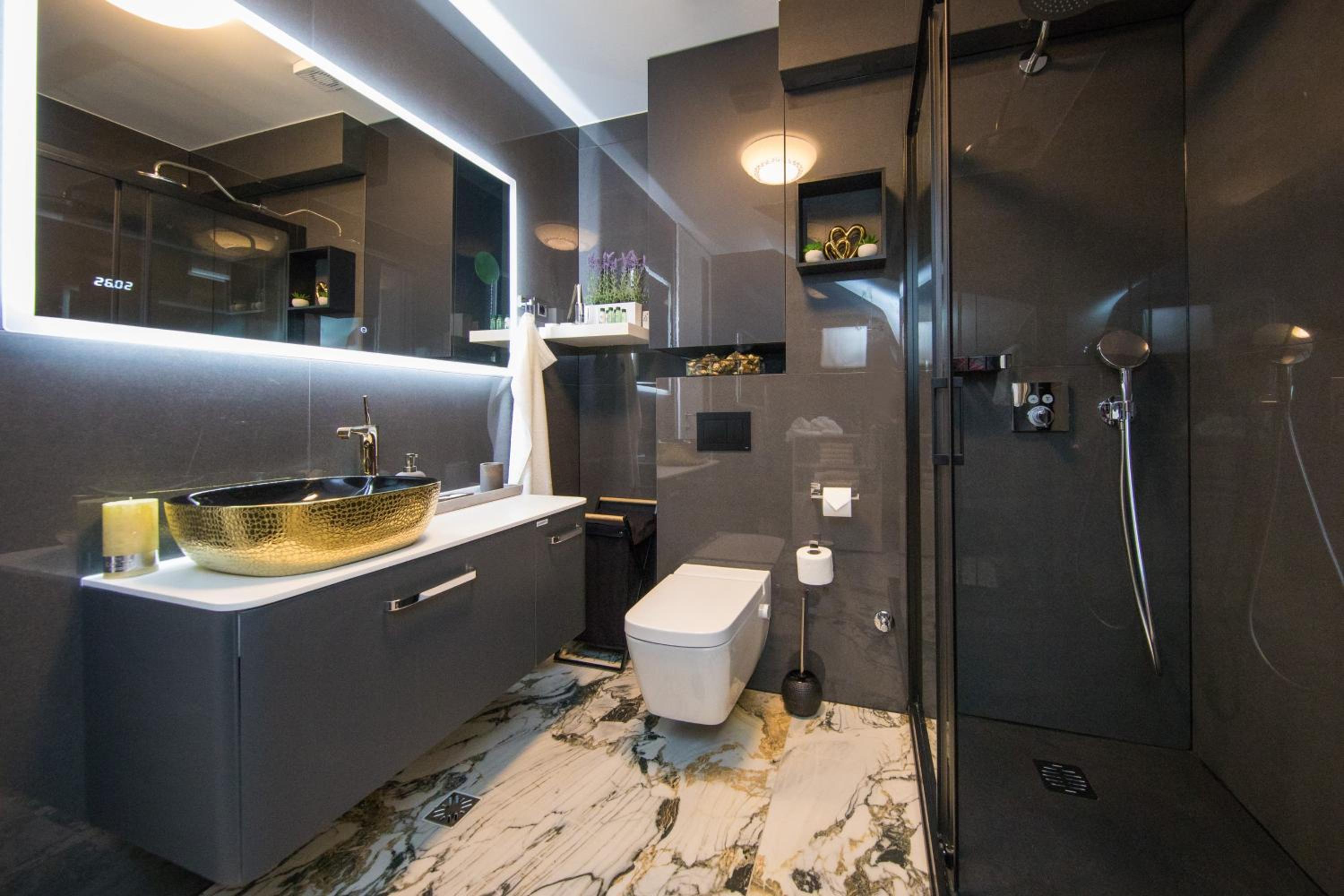 Luxury Apartment Edi