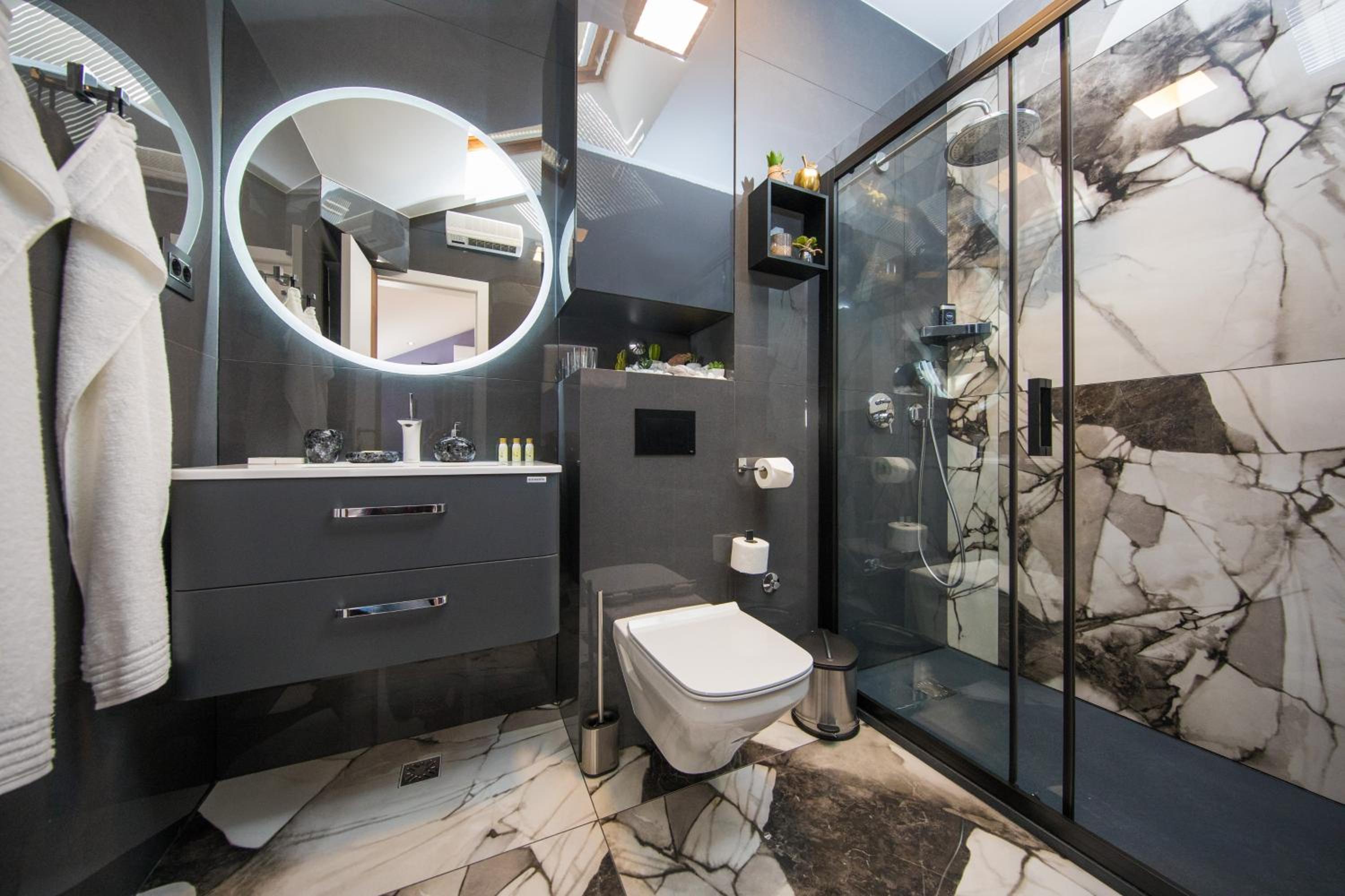 Luxury Apartment Edi