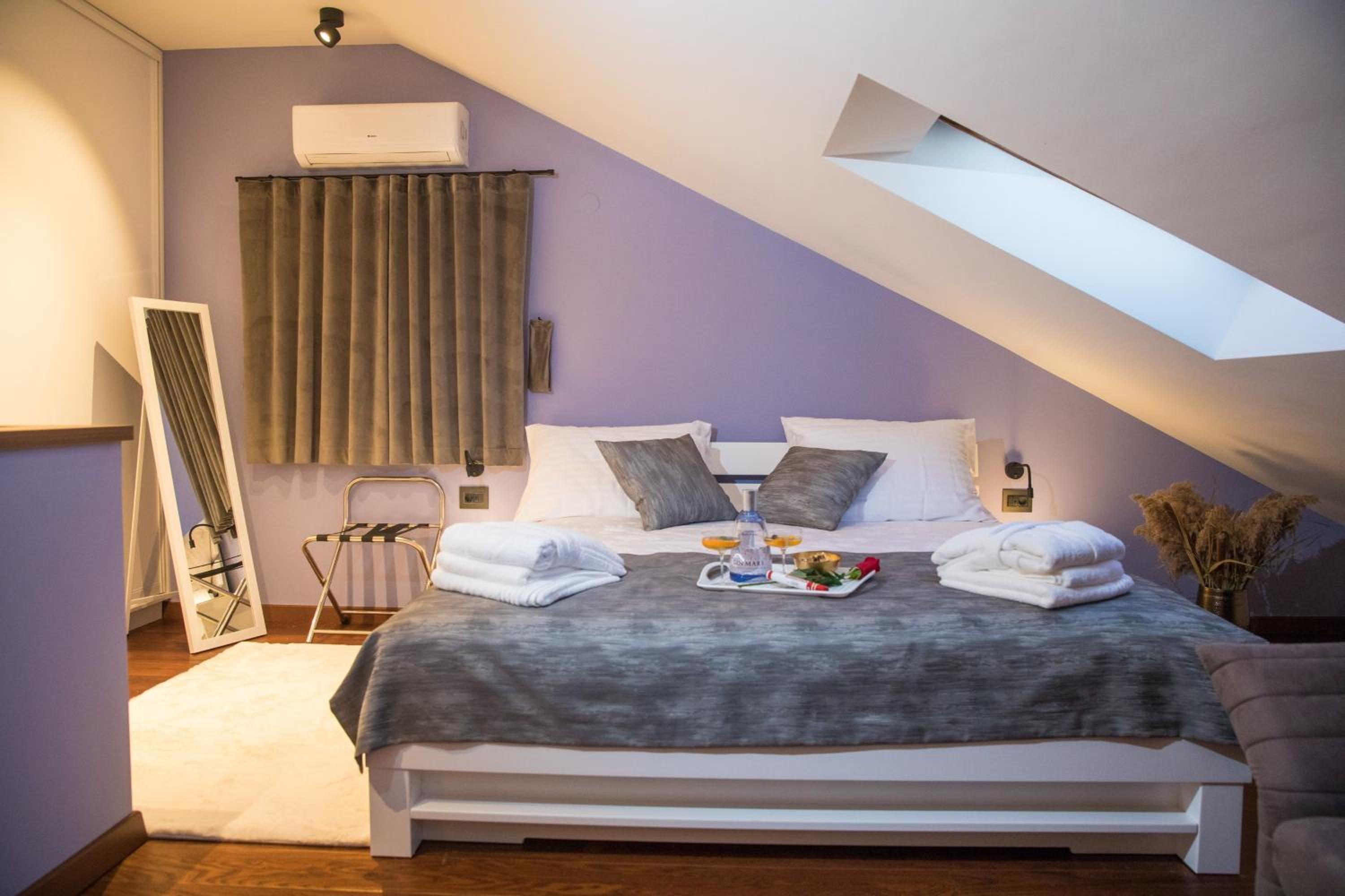 Luxury Apartment Edi