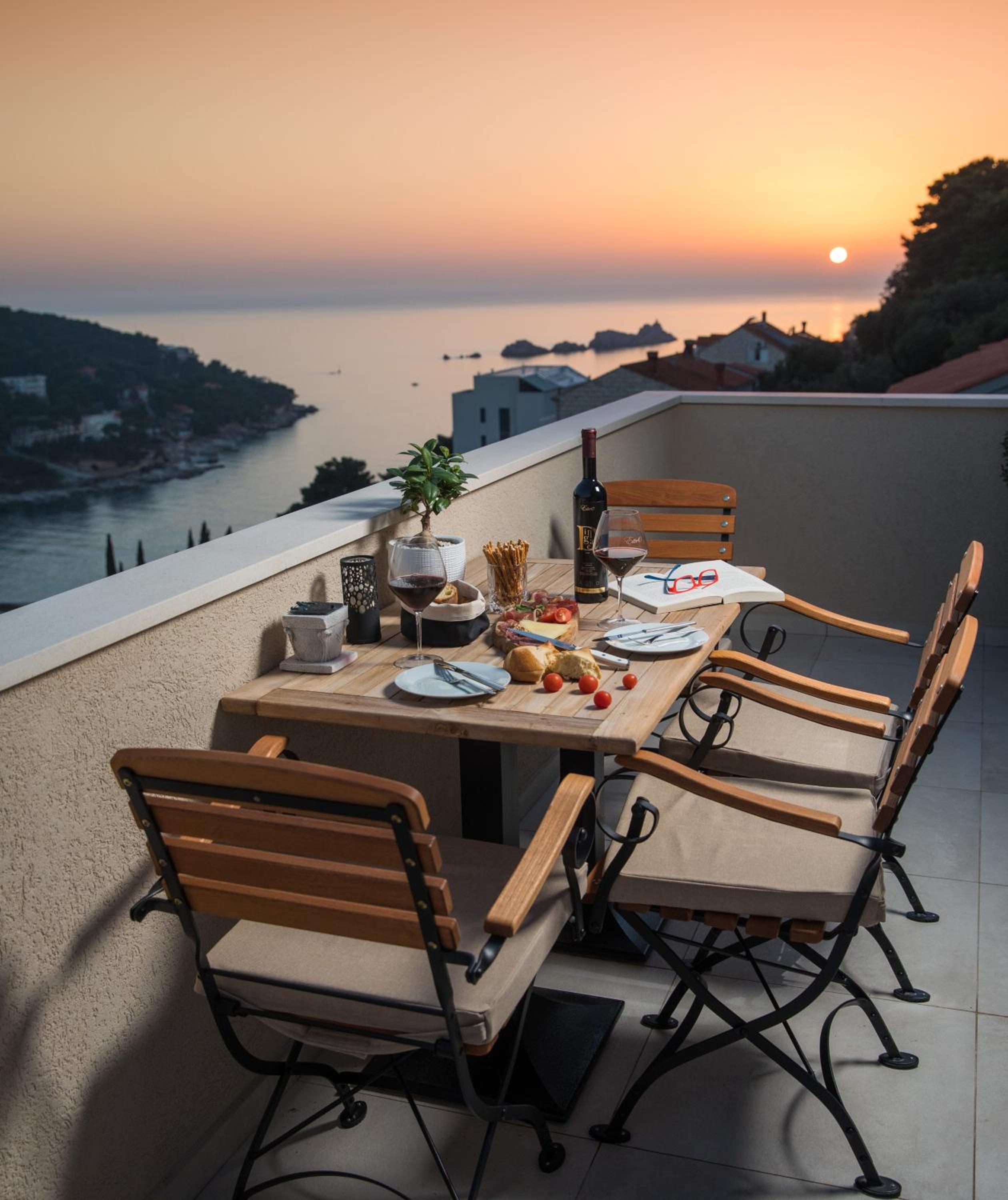 Luxury Apartment Edi