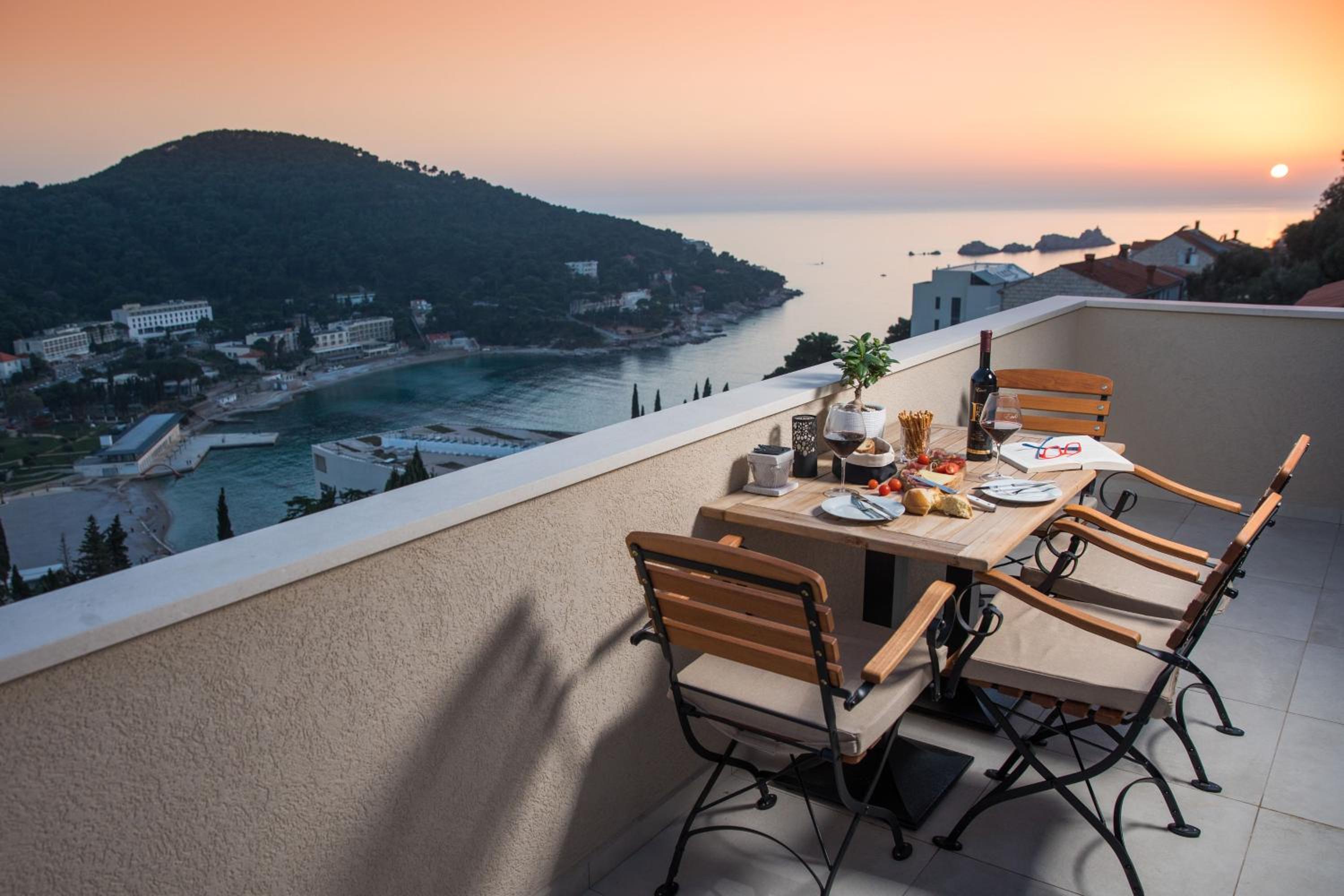 Luxury Apartment Edi
