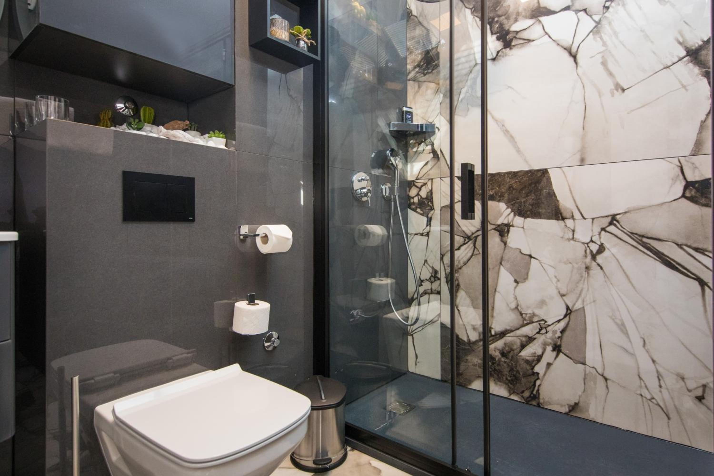 Luxury Apartment Edi