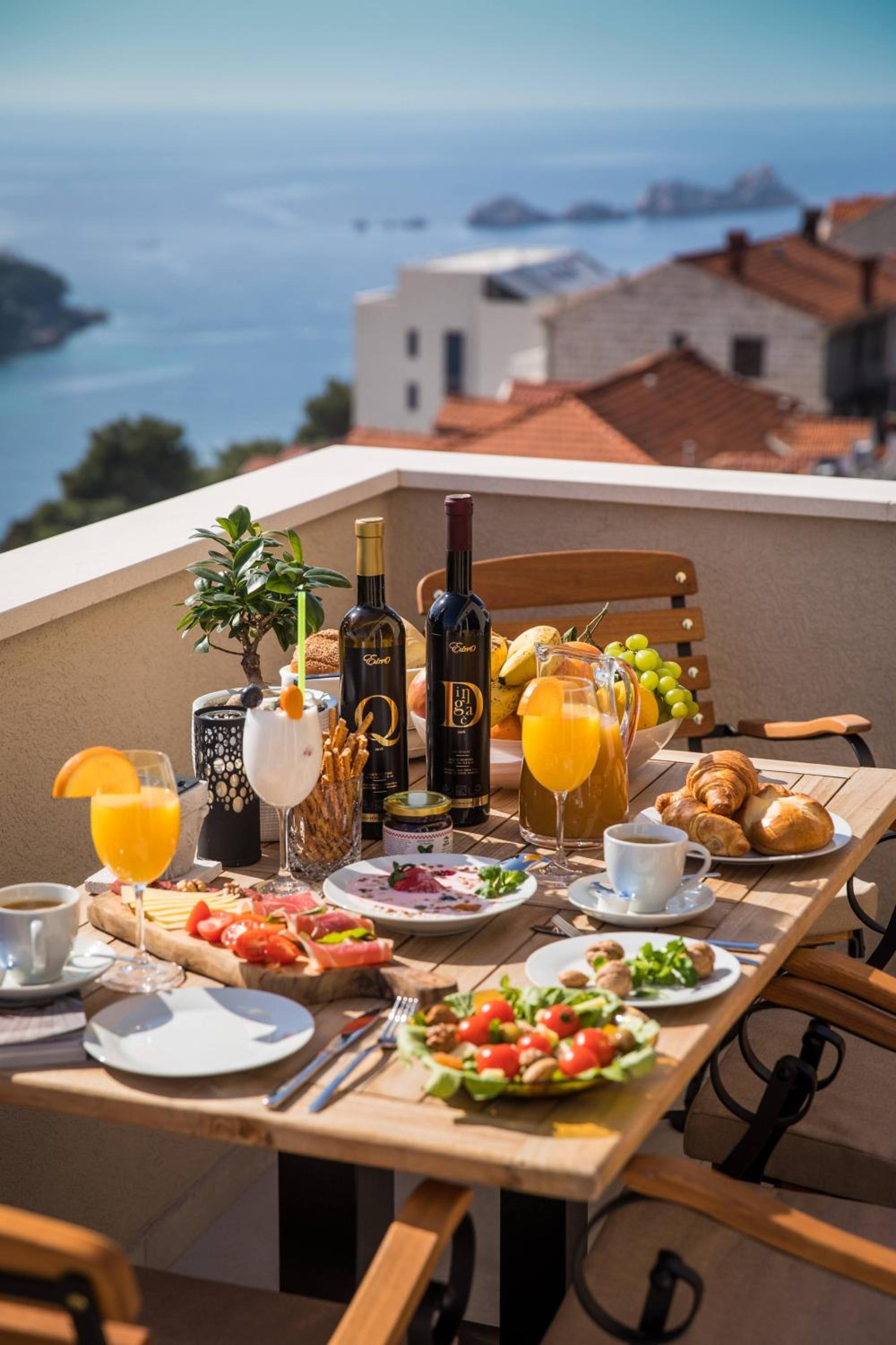 Luxury Apartment Edi