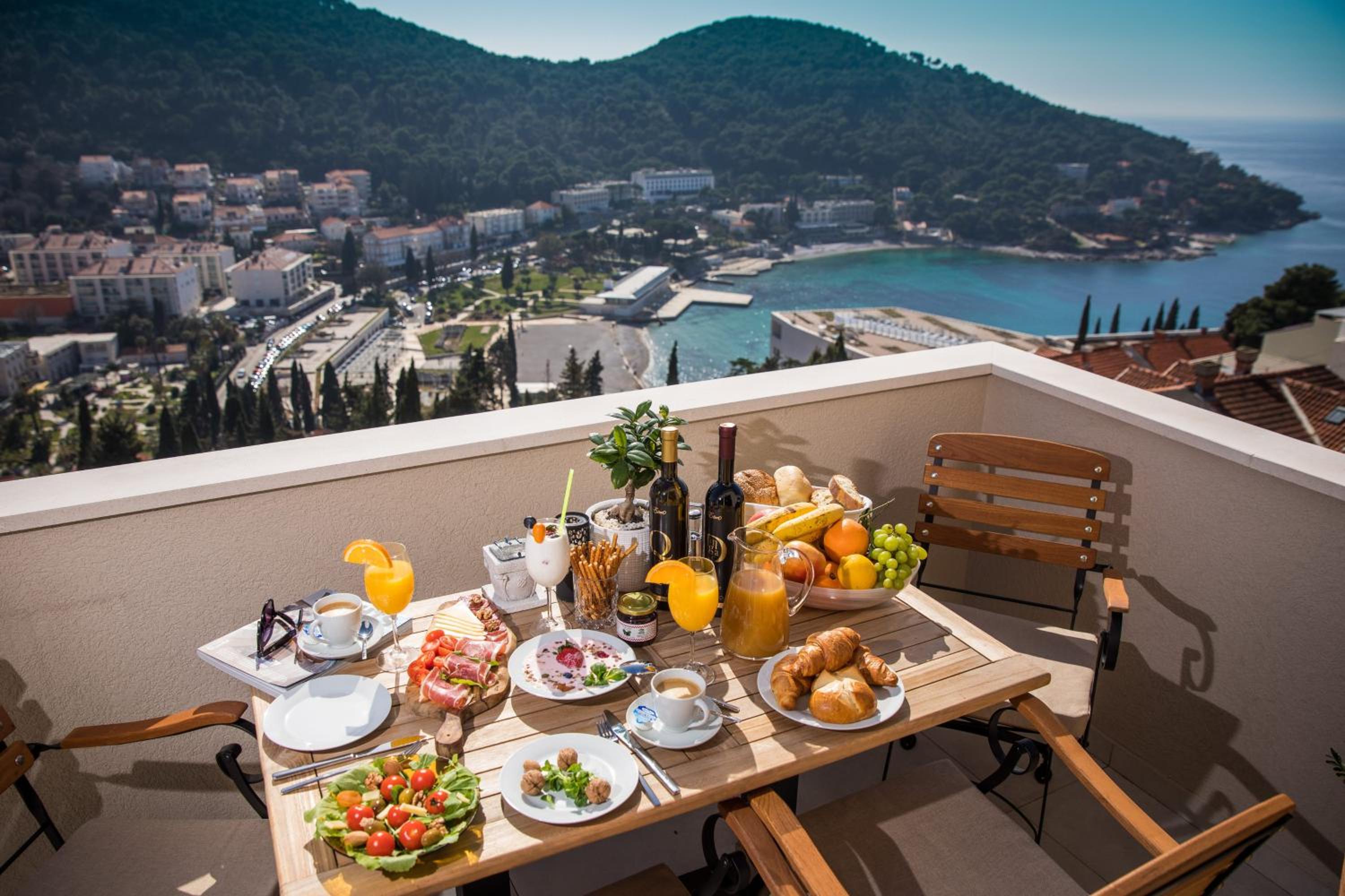 Luxury Apartment Edi