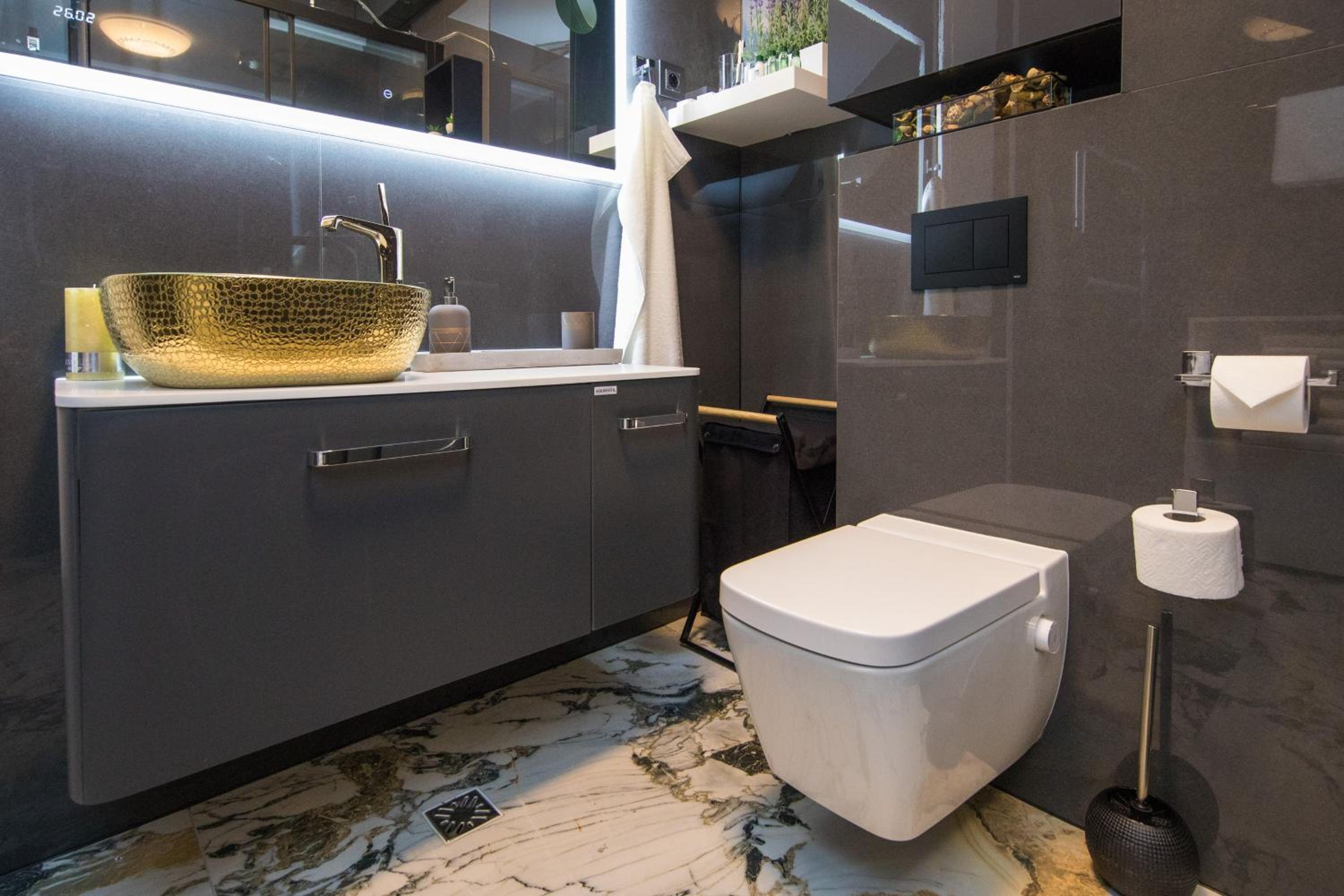 Luxury Apartment Edi