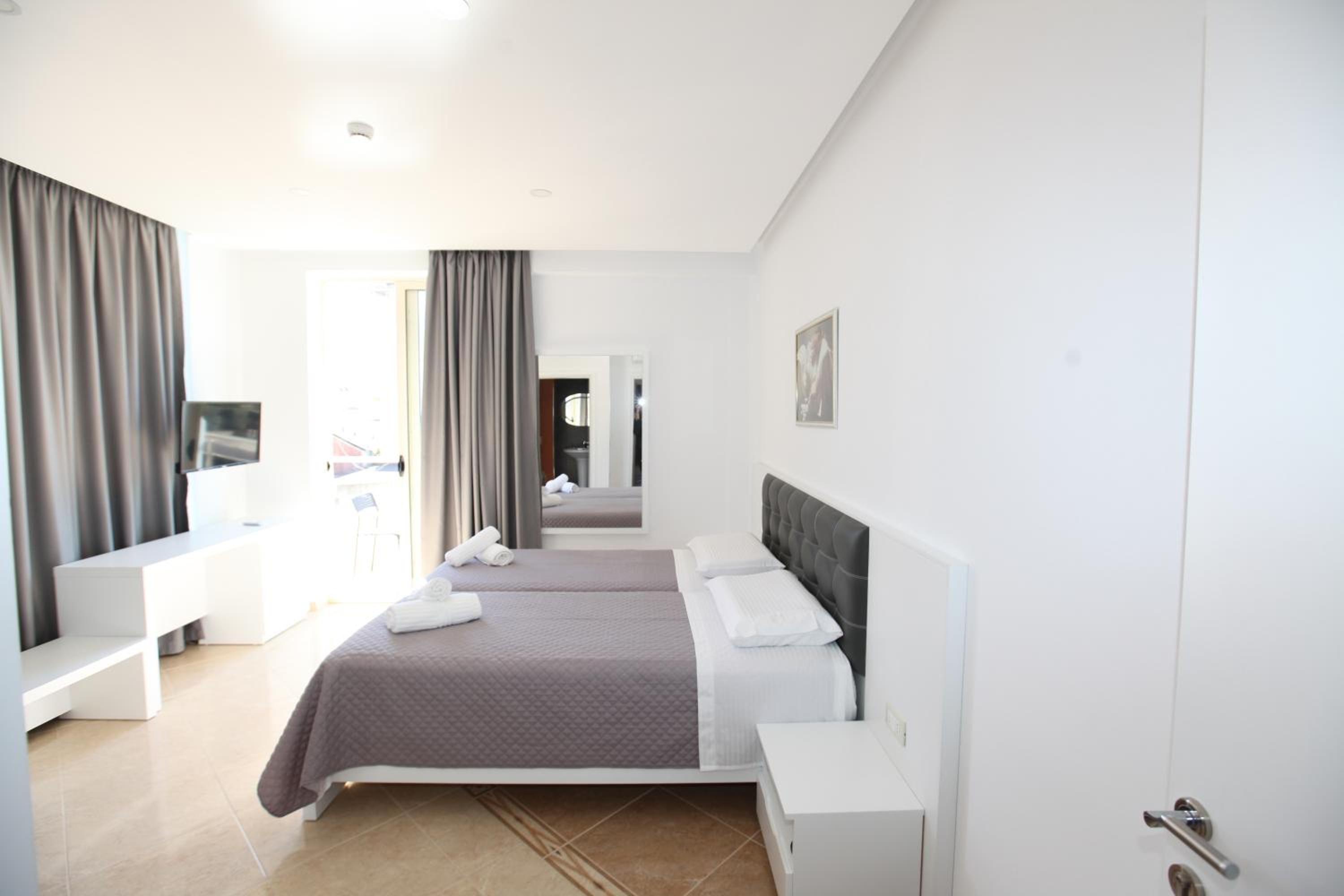 Nika Hotel