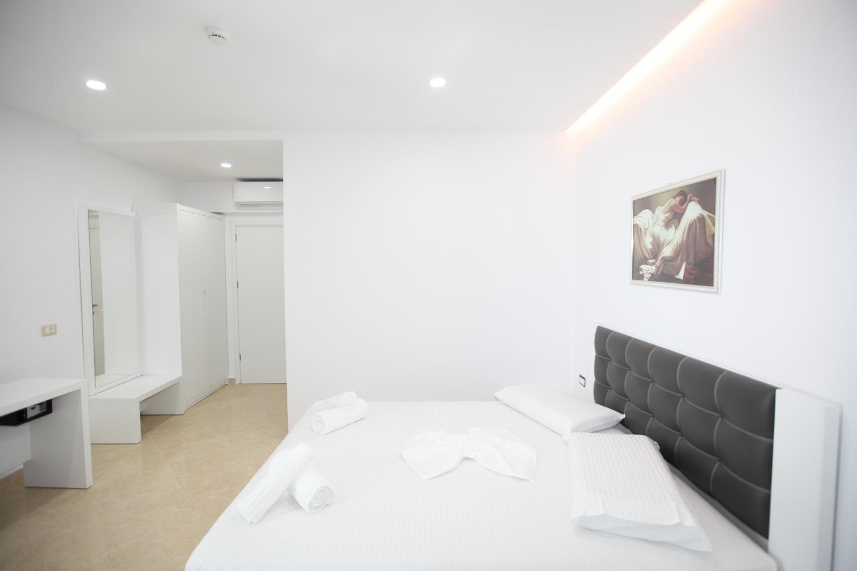 Nika Hotel