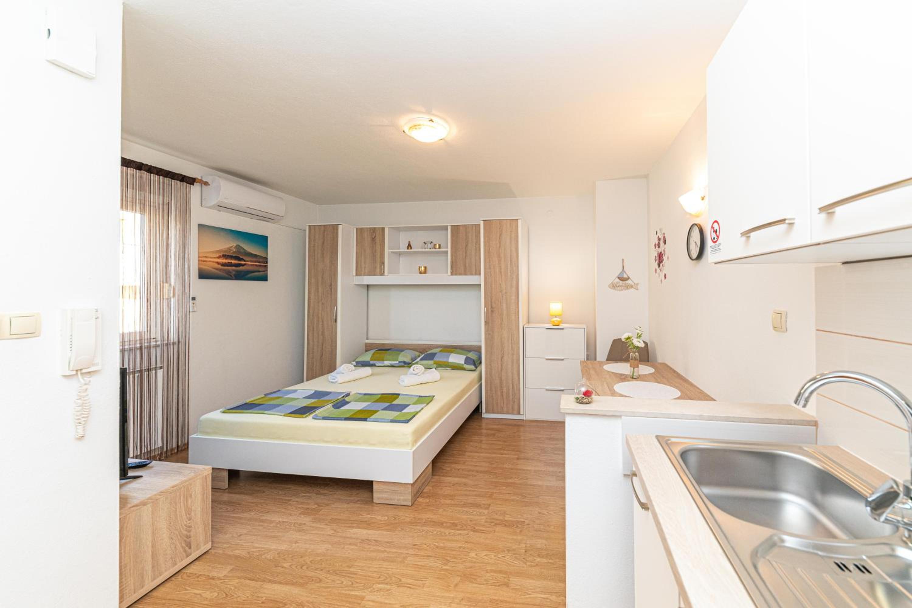 Apartments Jelena view 5