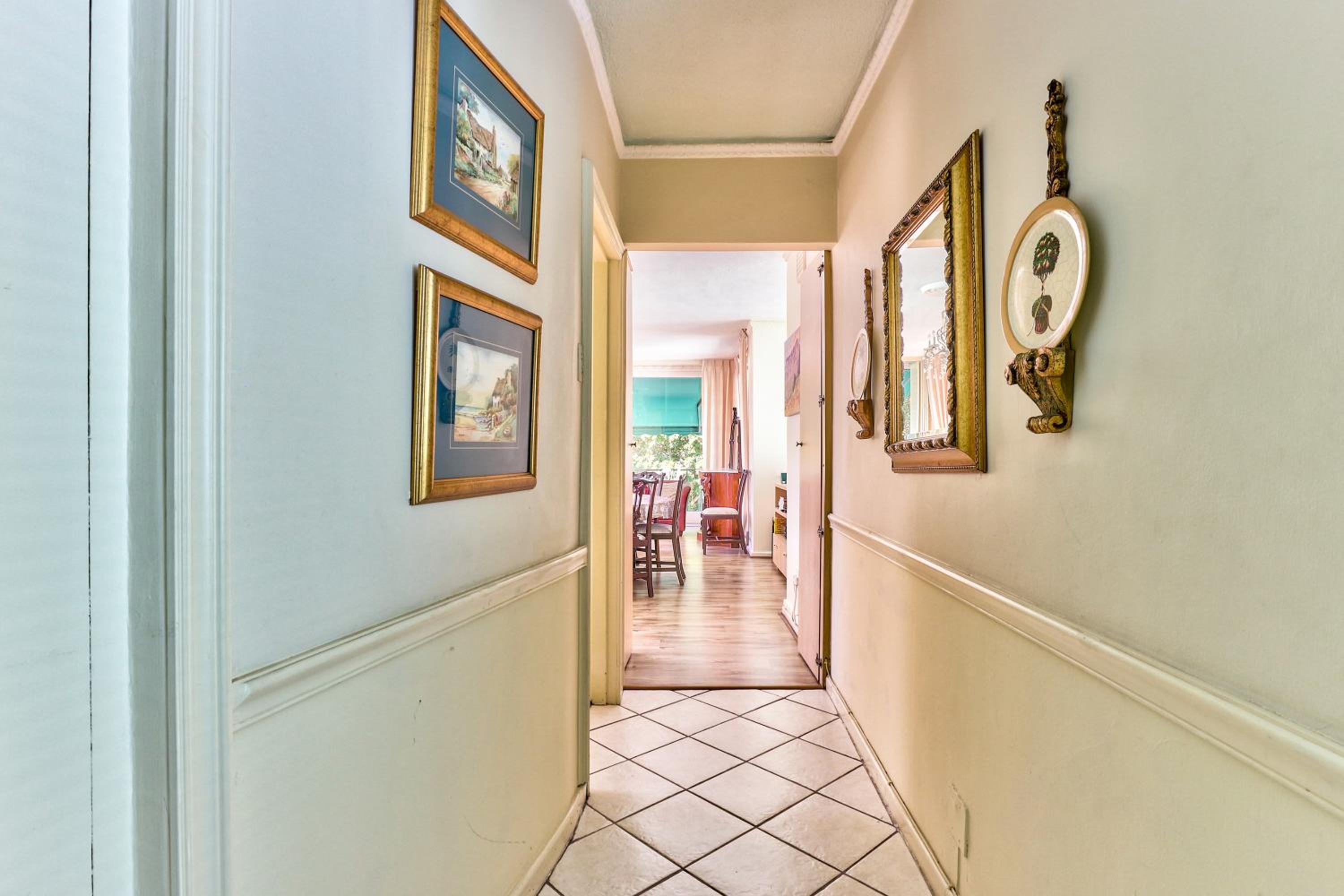Oceantide Penthouse in London rd, Sea Point, Cape Town, photo 3 of 13