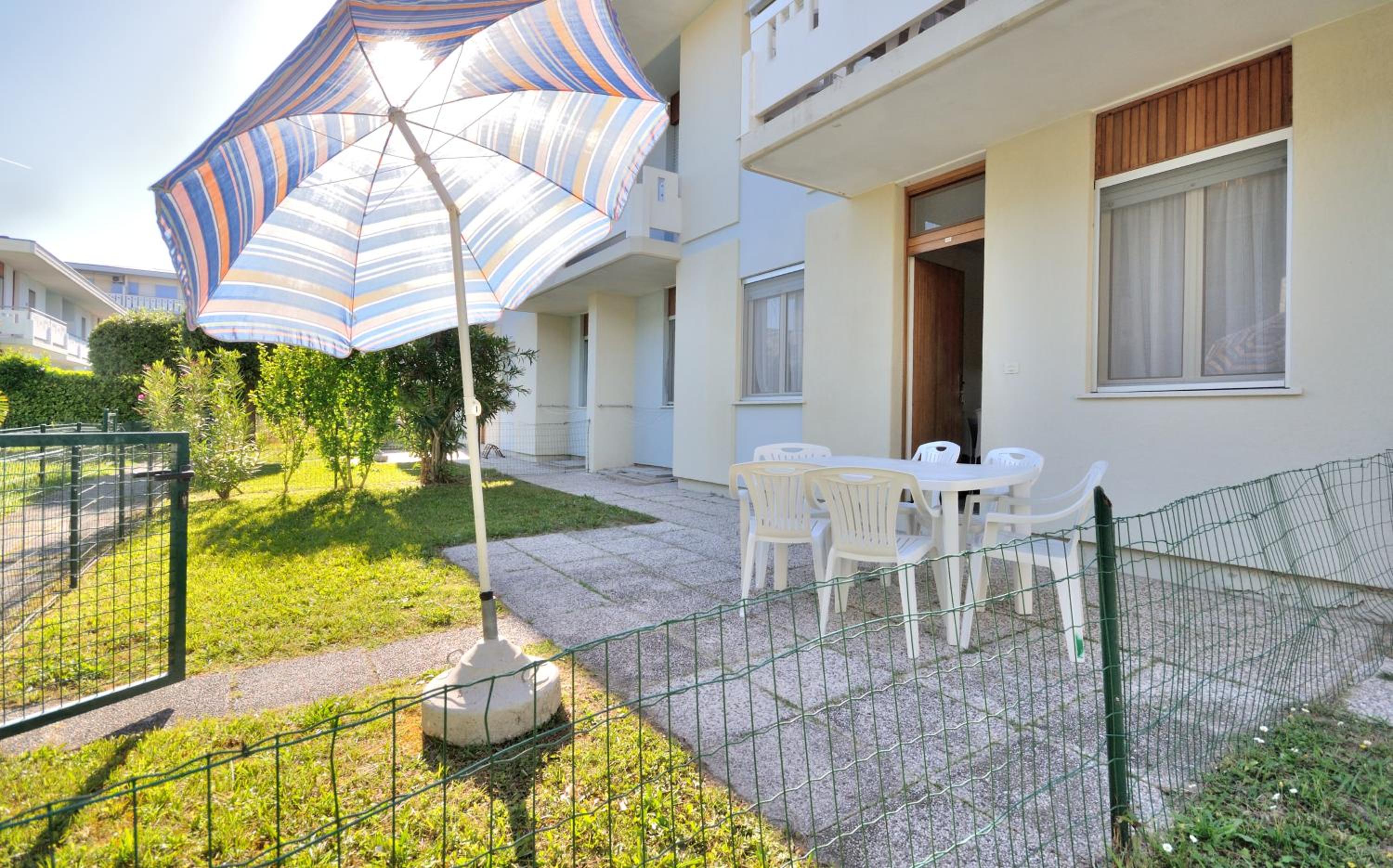 Villaggio Diana view 3