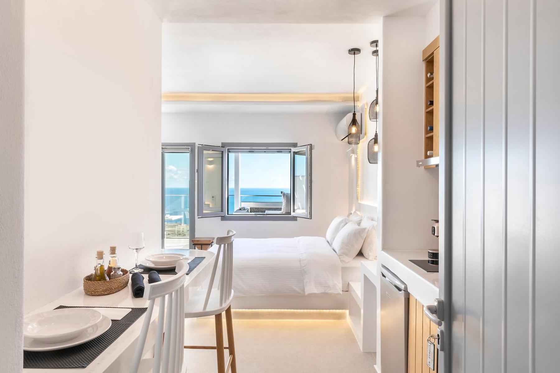La Estrella 4 Suites with Sea View & 4 Prive Hot Tub