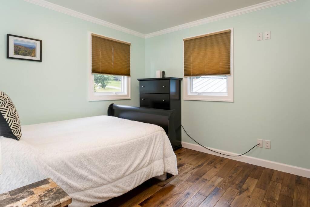 Luxury Cottage just 5 miles to downtown Asheville