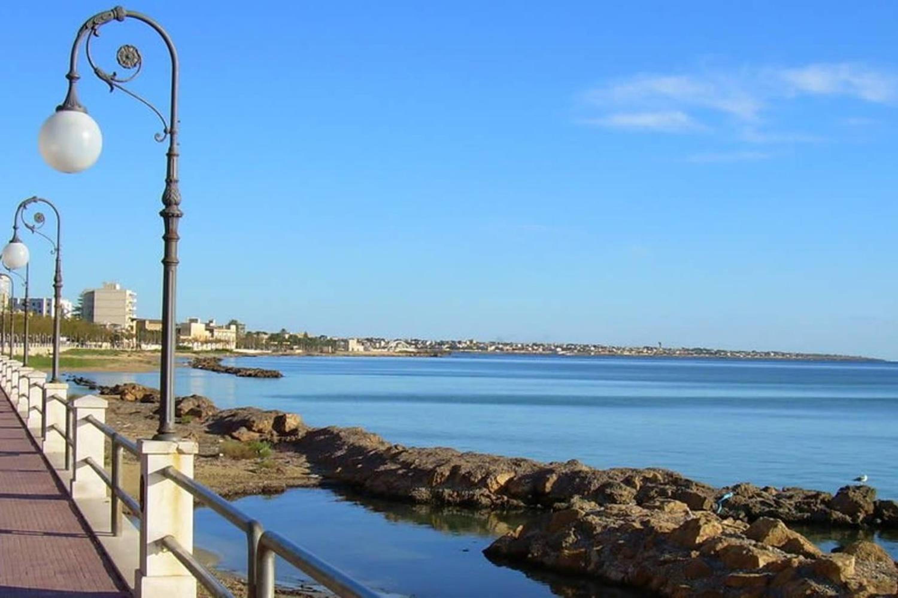 2 bedrooms villa at Mazara del Vallo 200 m away from the beach with enclosed garden and wifi