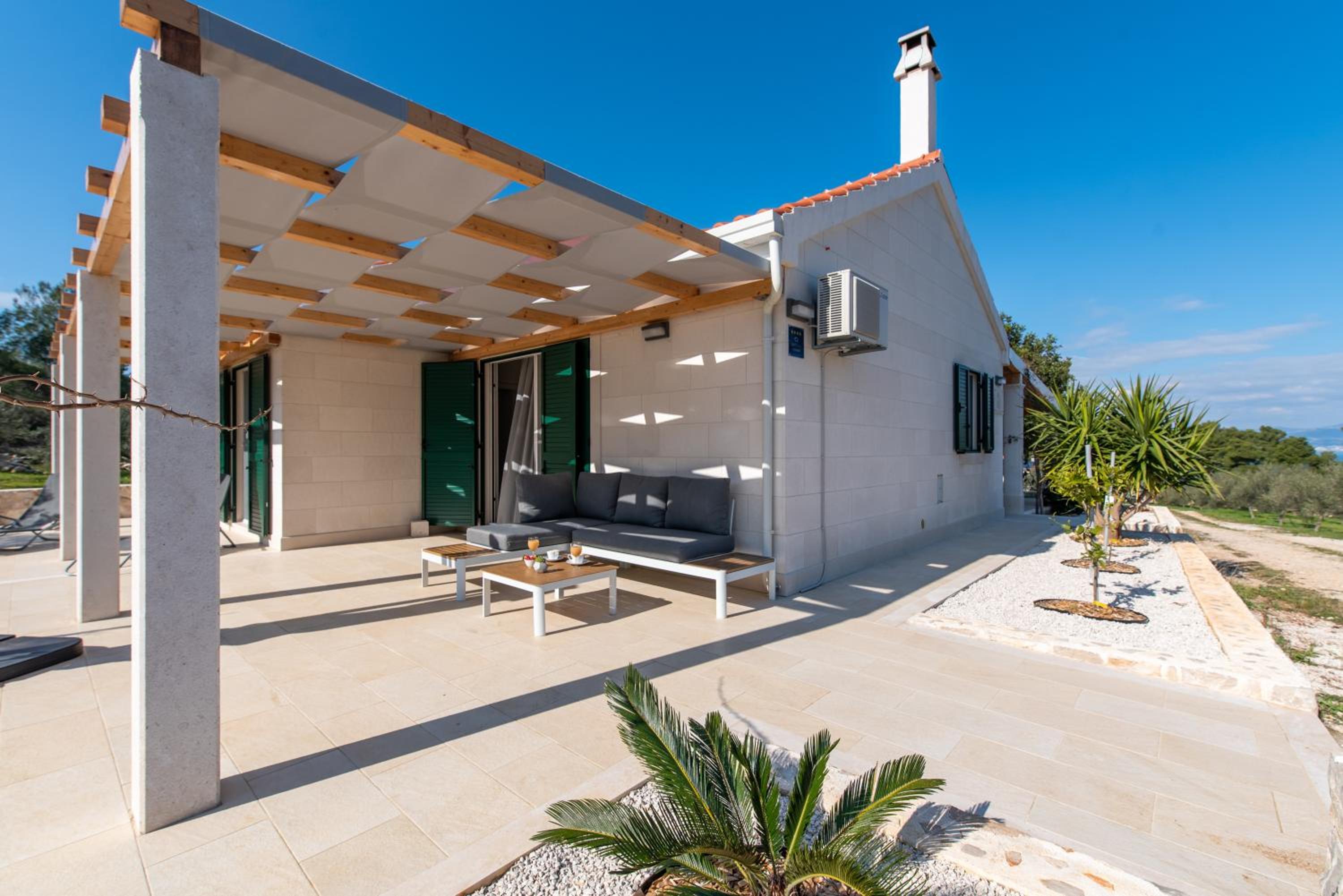 Hotel Villa Rogač - Image 1