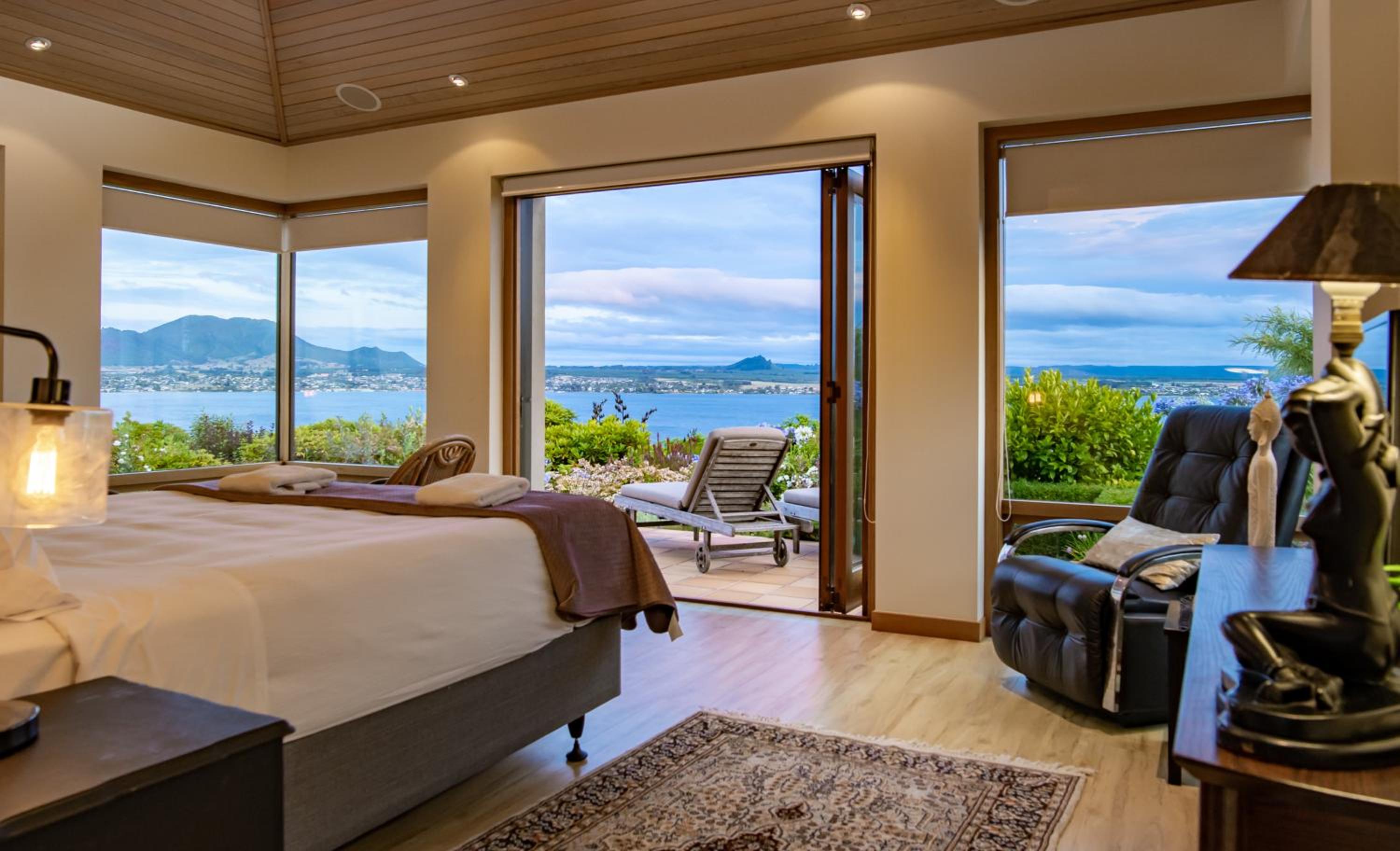 Lake Vista Lodge