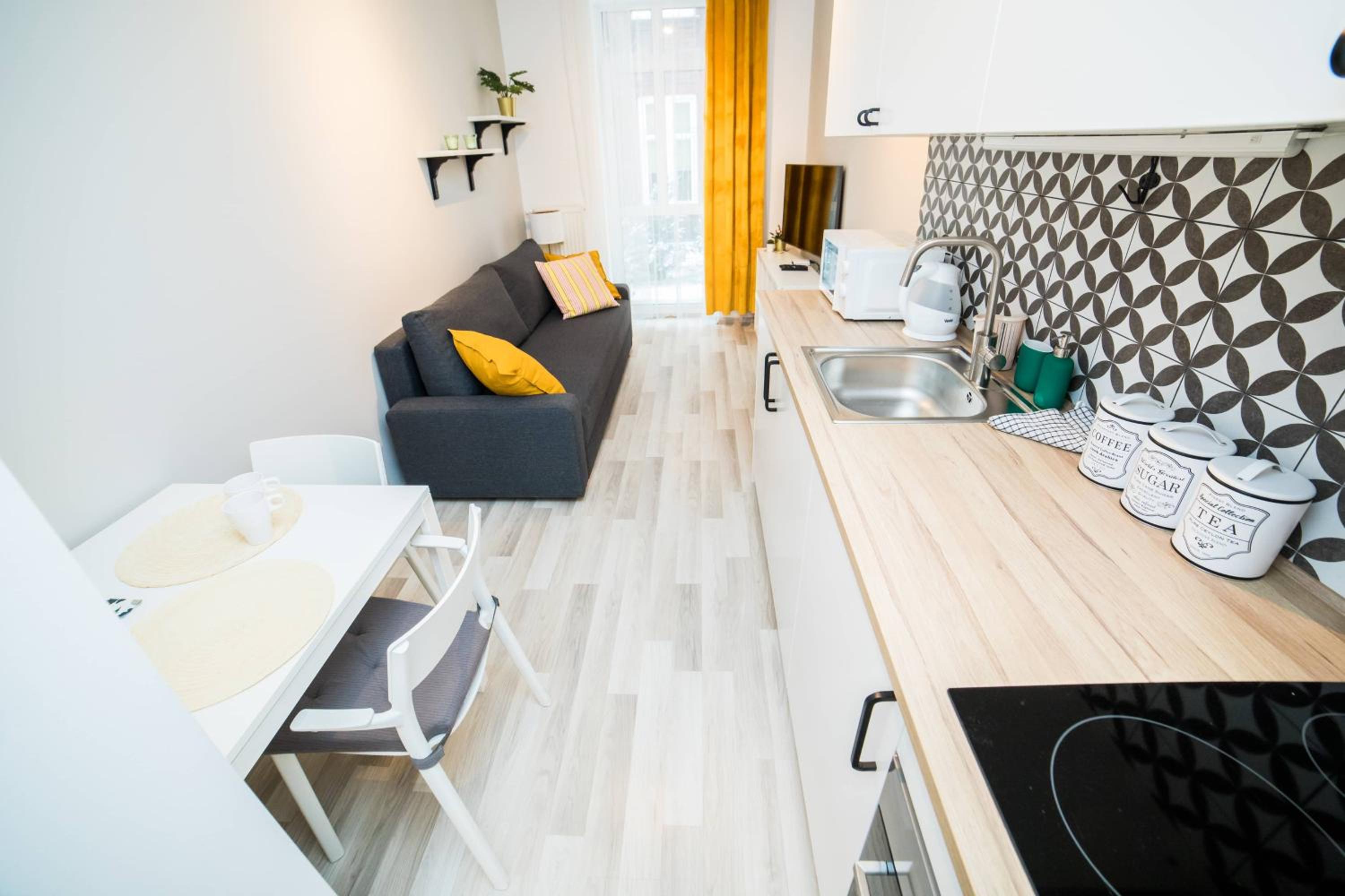 Hey Stay Apartment with private garden