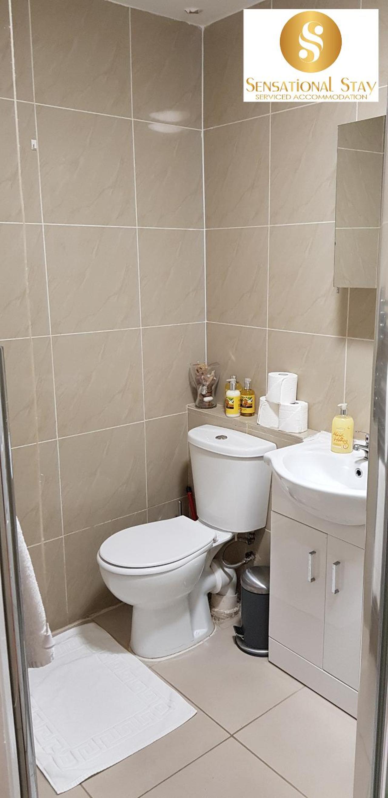 2 Bedroom Apt at Sensational Stay Serviced Accommodation - Kilburn High Road photo 2